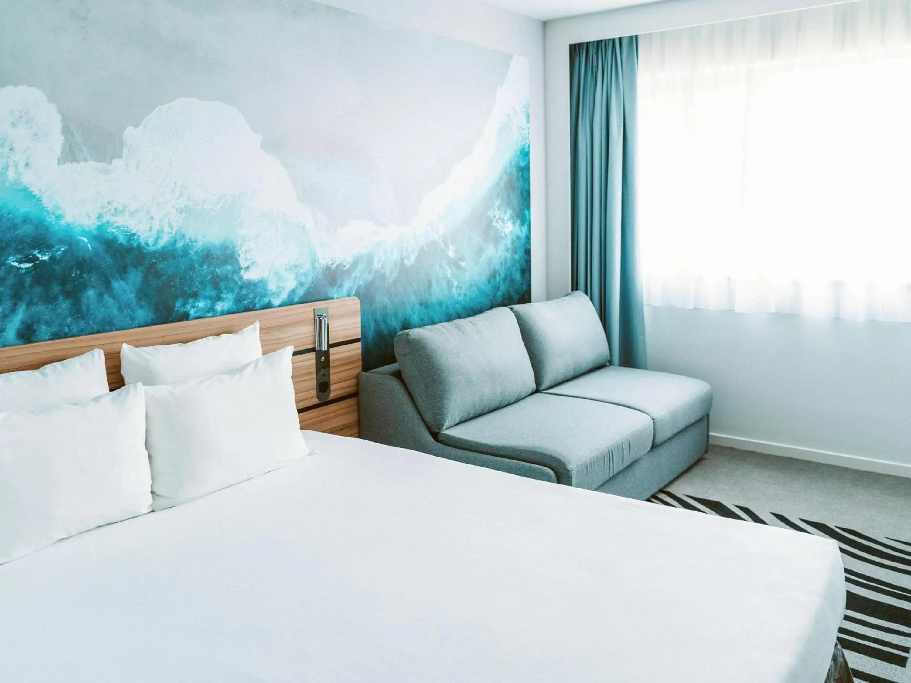 Photo of the whole room, Bed in Novotel Resort & Spa Biarritz Anglet