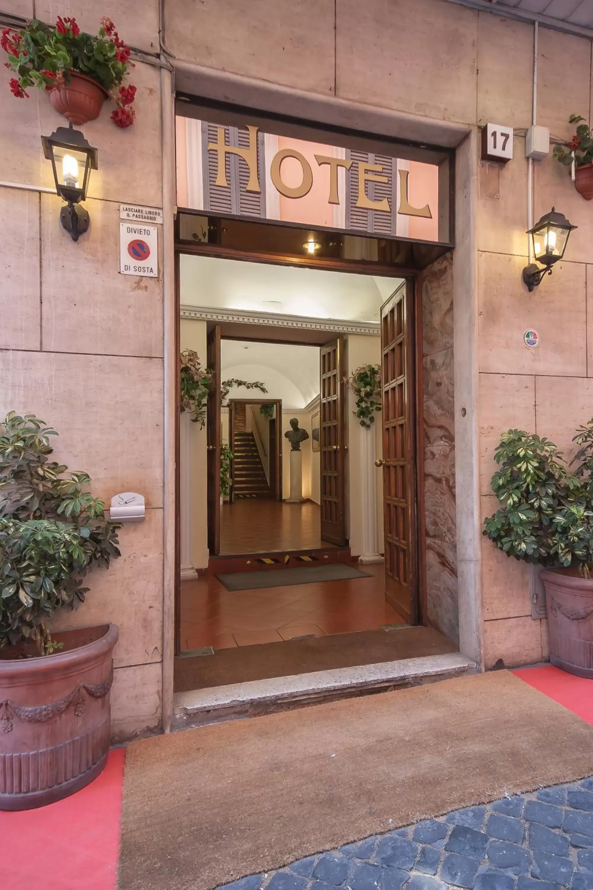 Facade/Entrance in Hotel Tirreno