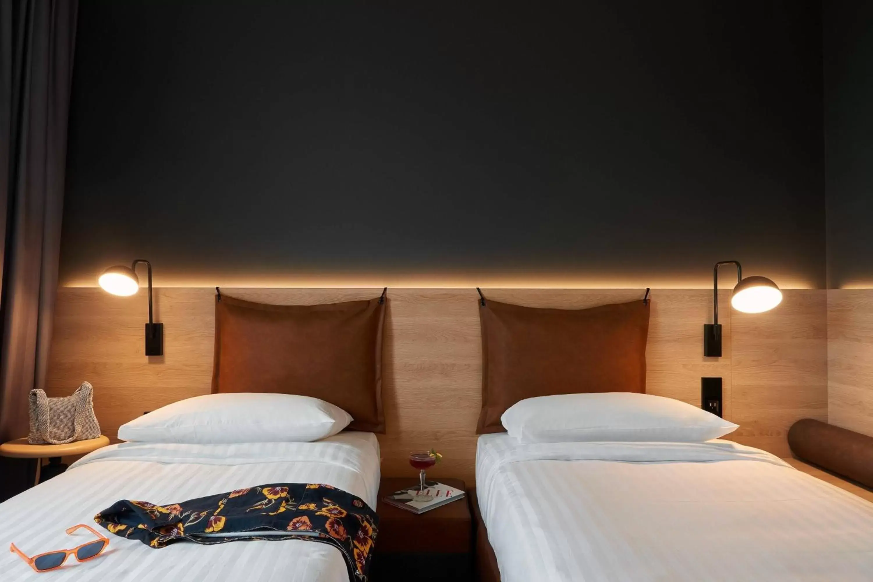 Photo of the whole room, Bed in Moxy Sophia Antipolis