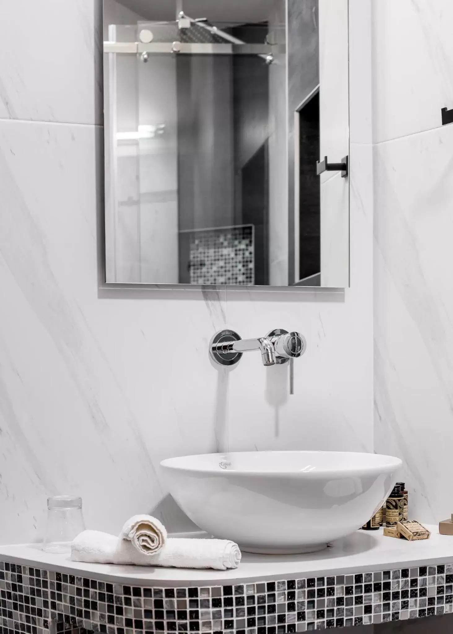 Bathroom in 360Degrees Pop Art Hotel