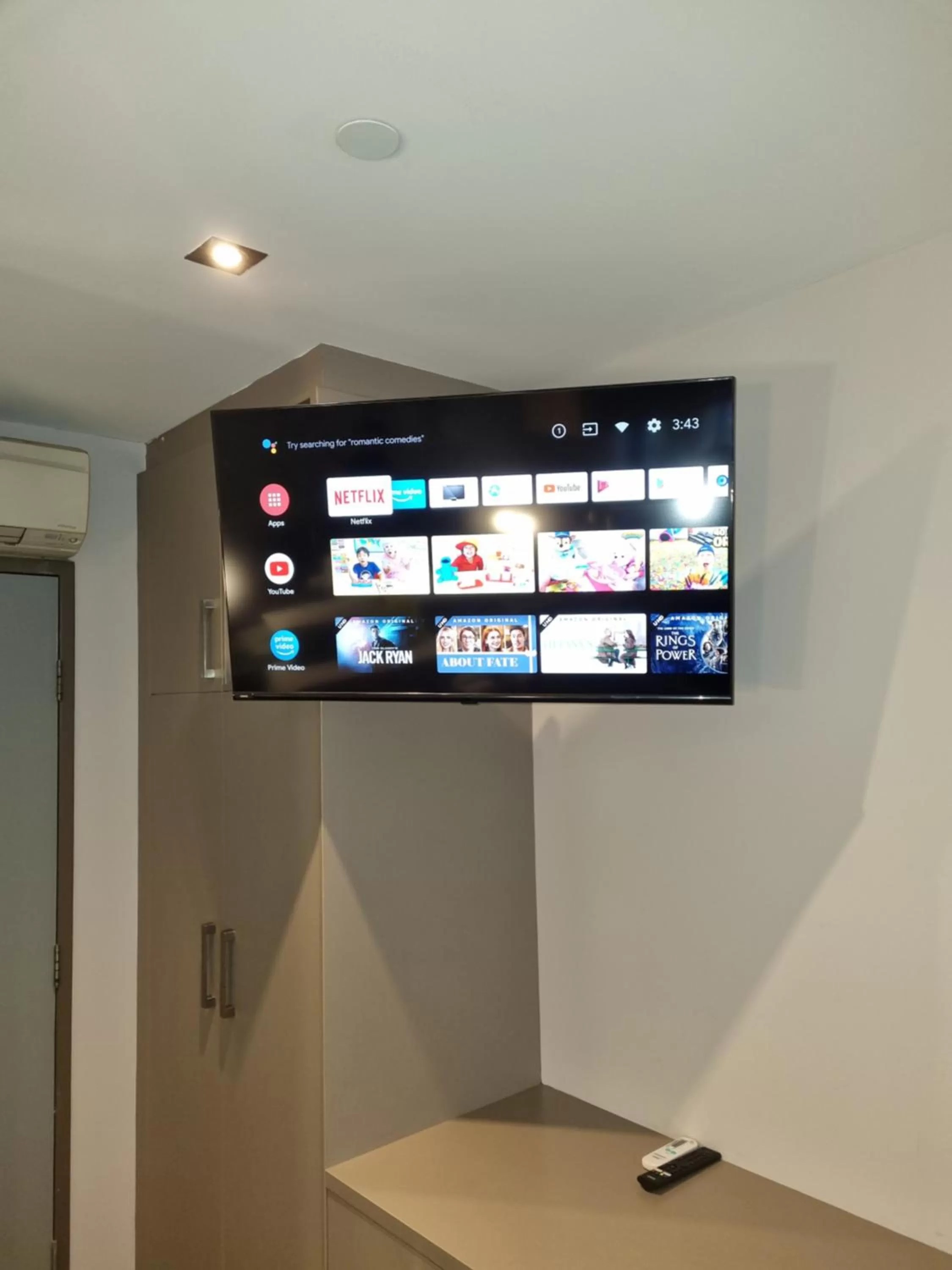 TV and multimedia, TV/Entertainment Center in MVV Motel & Comfy Kew Apartments