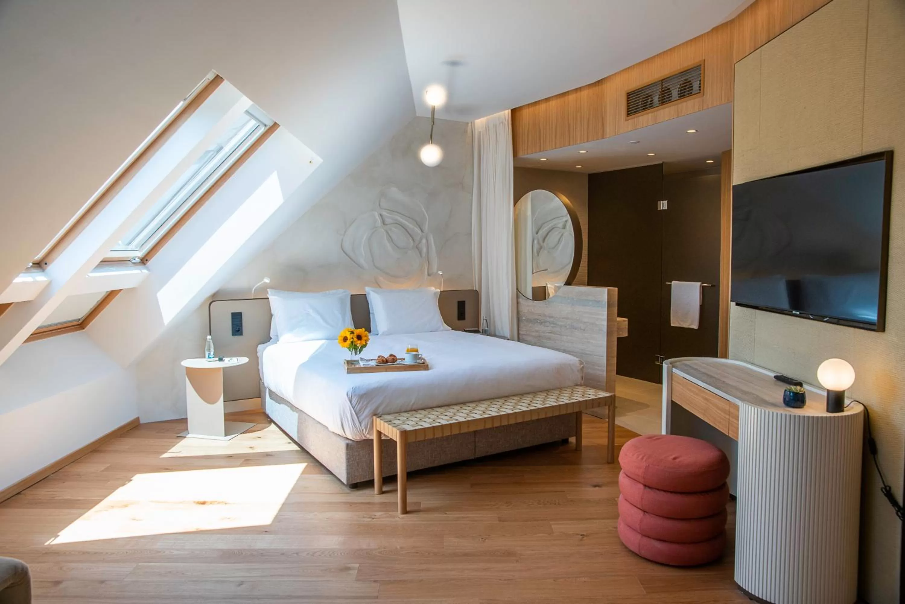 Bedroom, Bed in Maison Sofia - MGallery