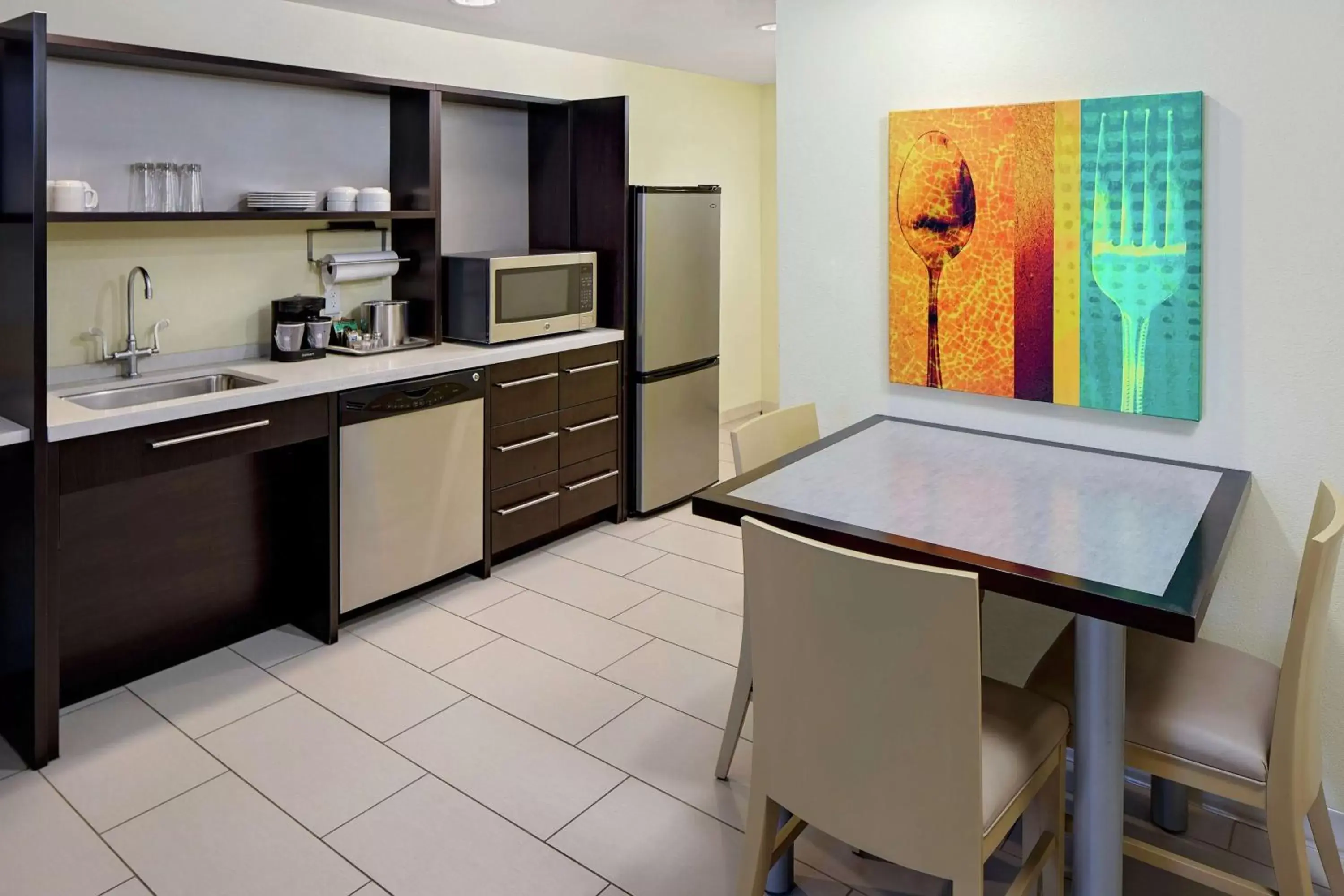 Kitchen or kitchenette, Kitchen/Kitchenette in Home2 Suites by Hilton Salt Lake City / South Jordan