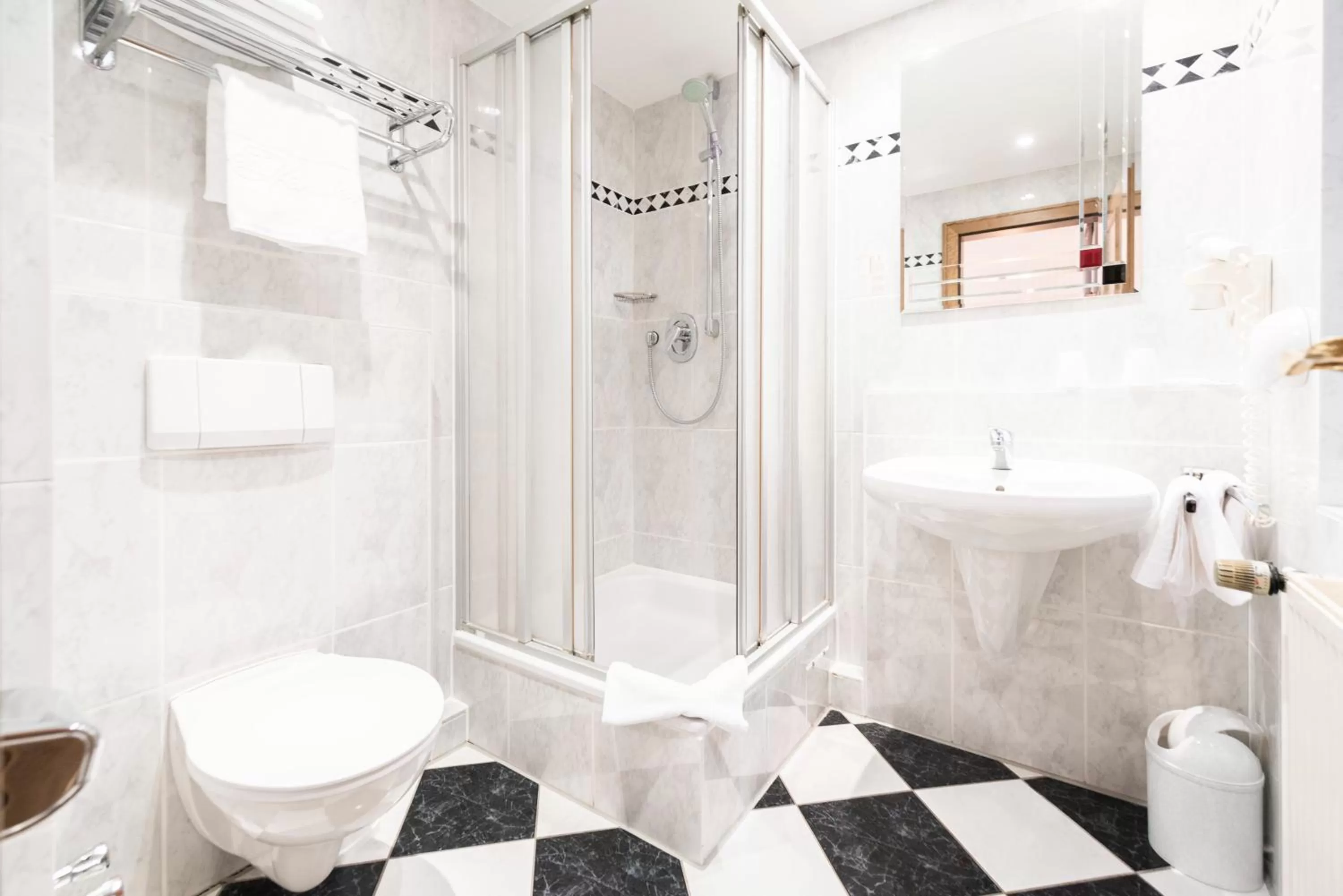 Shower in Hotel Hennies