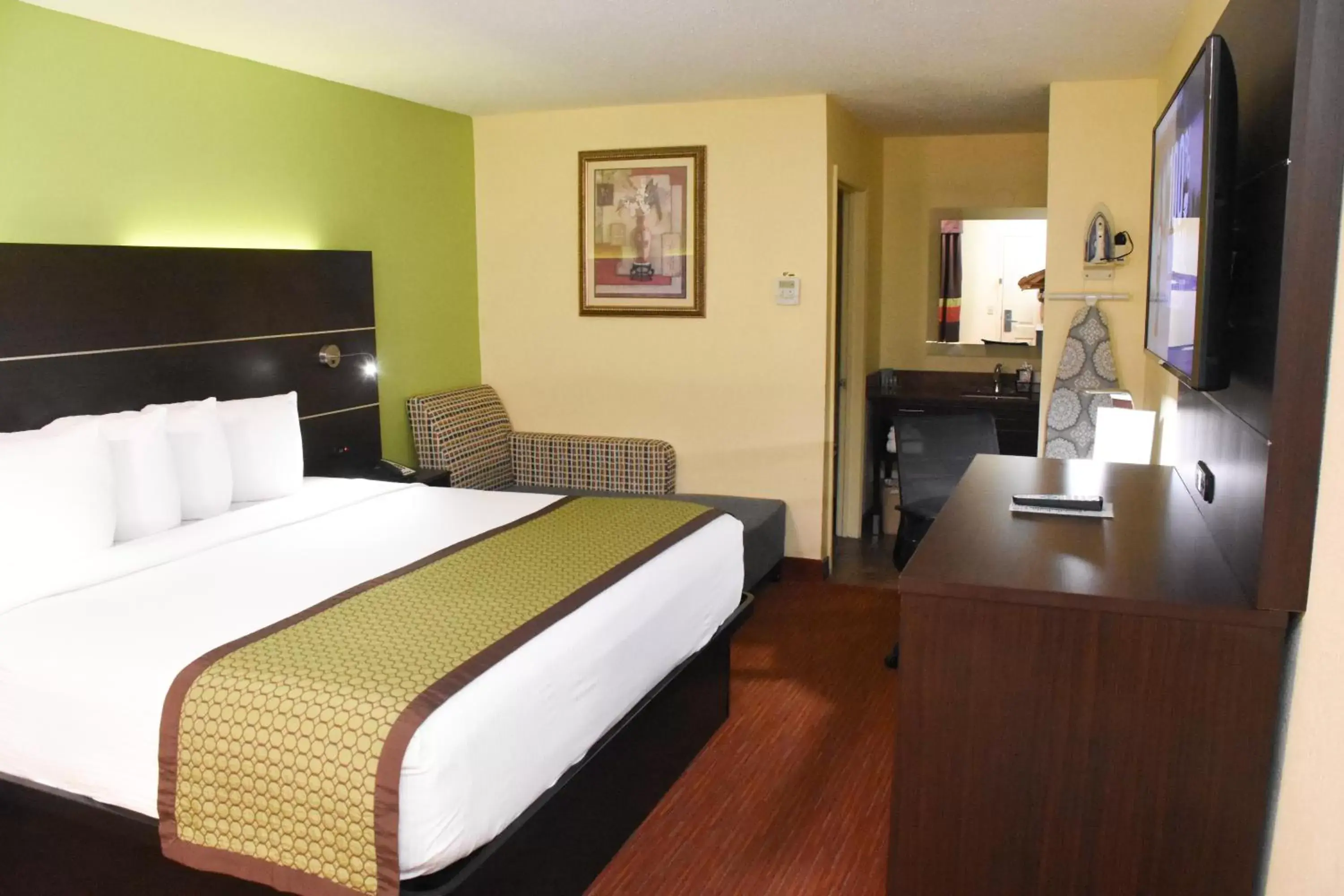 Bed in SureStay Hotel by Best Western Manning