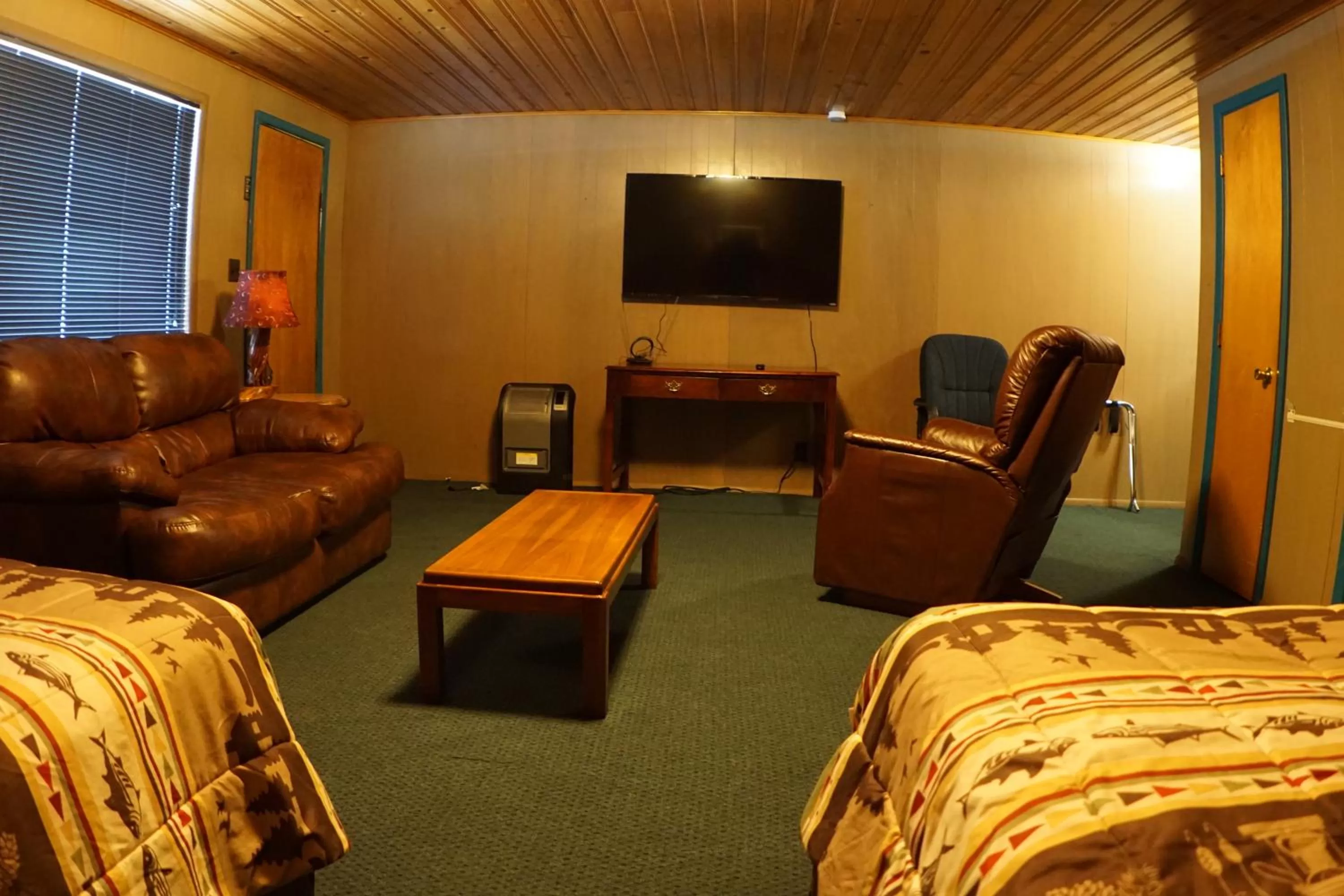 Queen Studio in Eagle Nest Fly Shack & Lodge