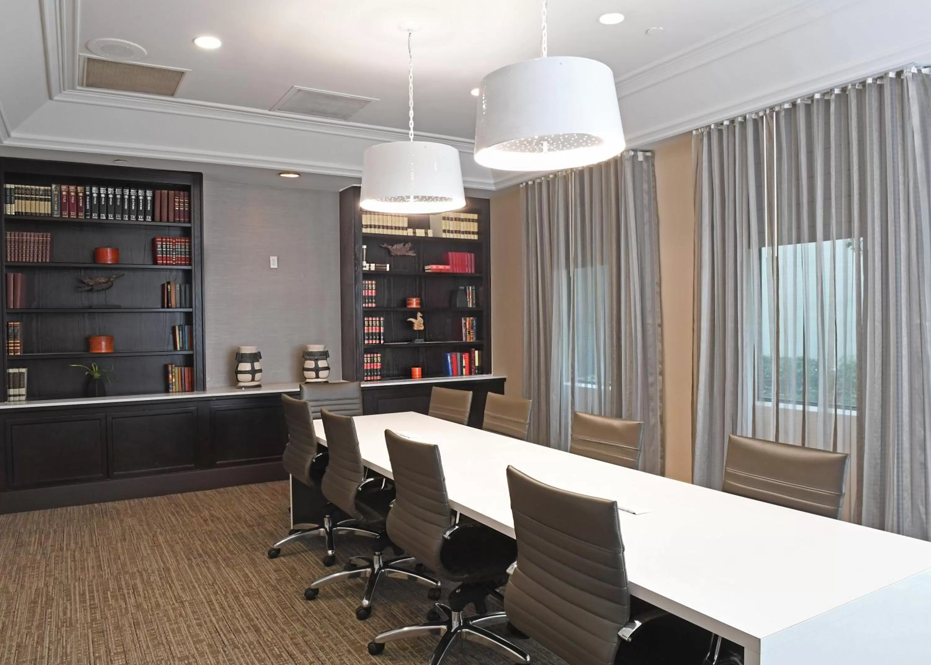 Meeting/conference room in Holiday Inn Irving Las Colinas by IHG