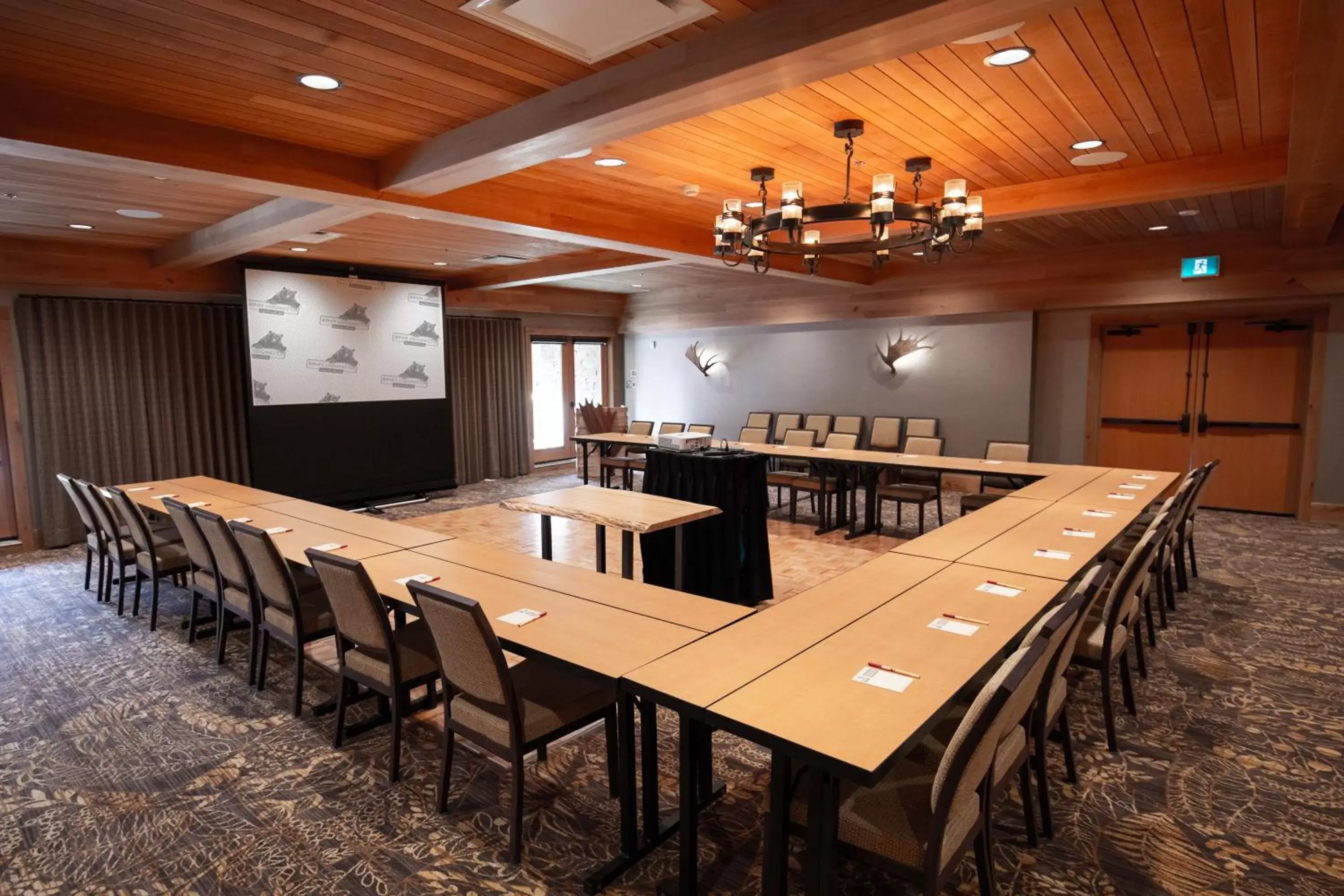 Business facilities in Moose Hotel and Suites