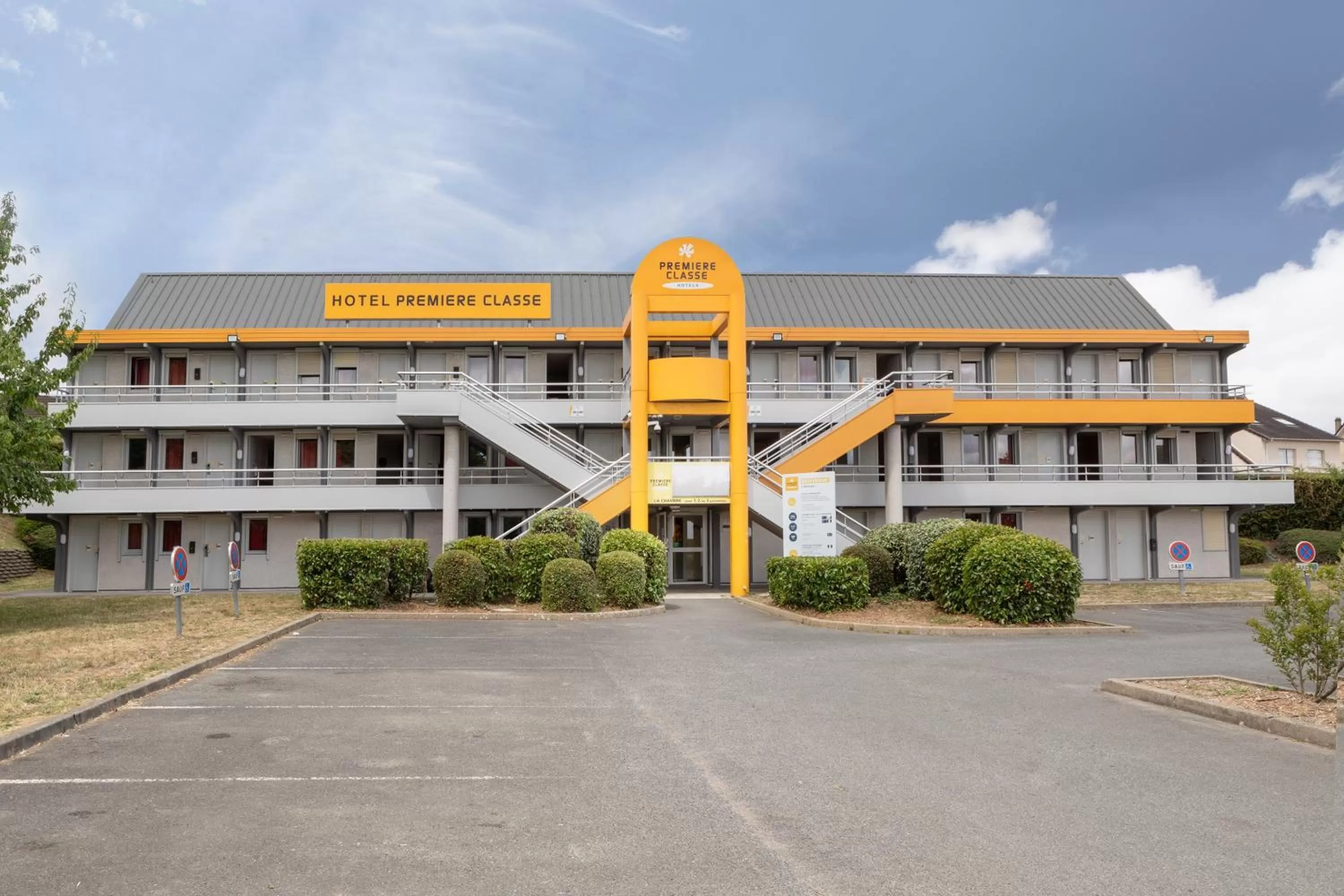 Photo of the whole room in Premiere Classe La Ville Du Bois