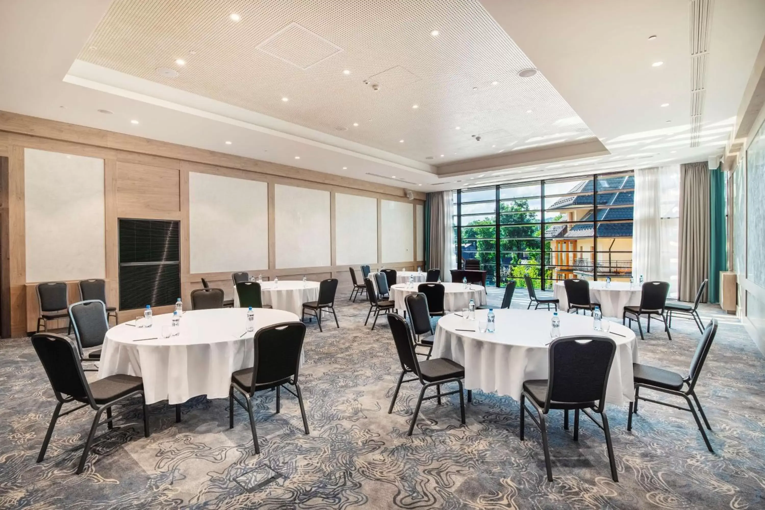 Meeting/conference room in Radisson Blu Hotel & Residences