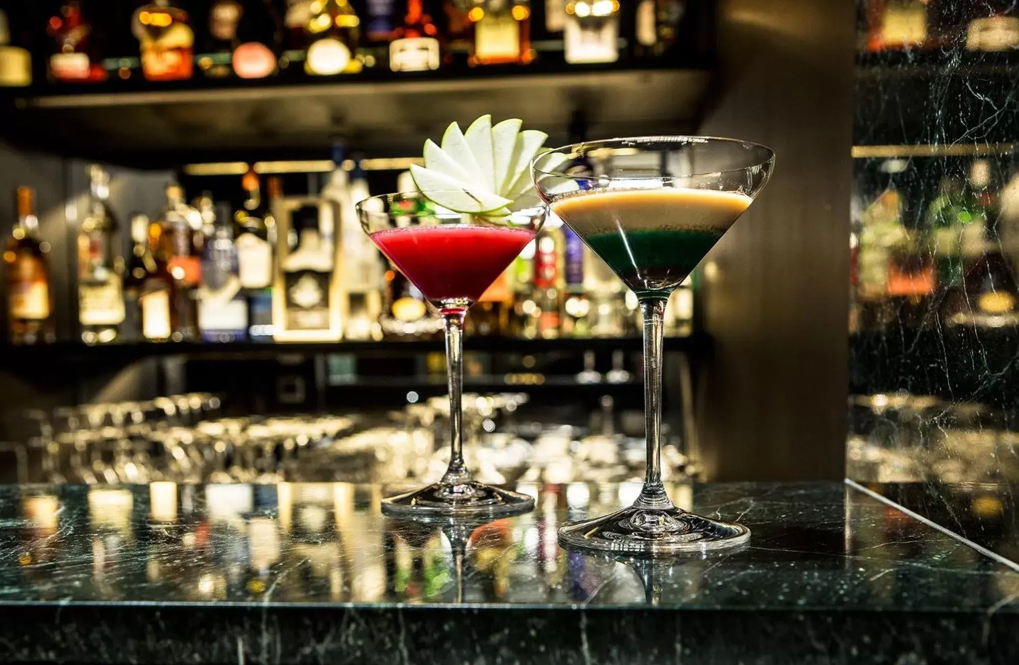 Lounge or bar, Drinks in Hôtel du Rond-point des Champs-Élysées - Esprit de France