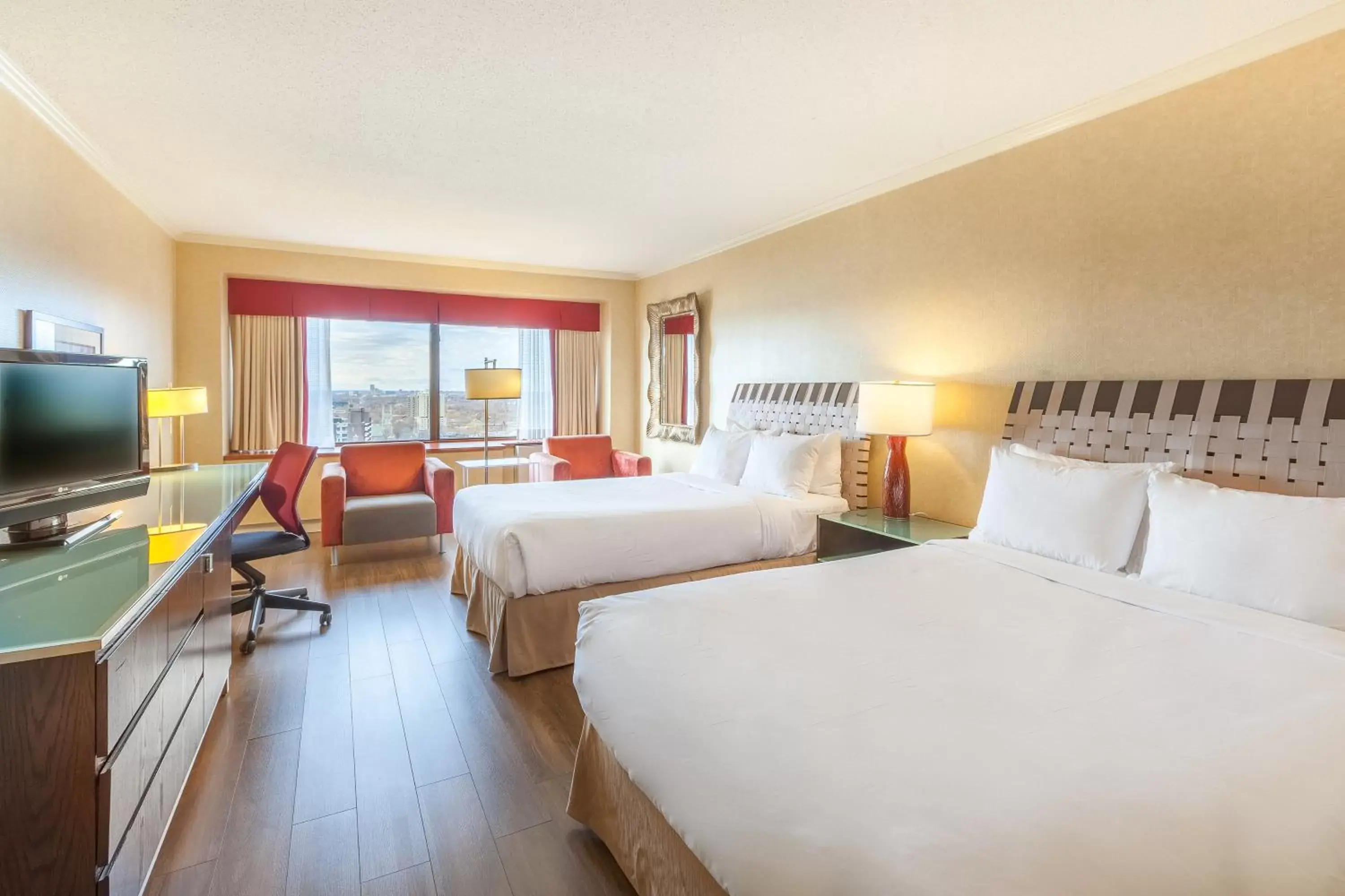 Bedroom in Hôtel Le Concorde Québec