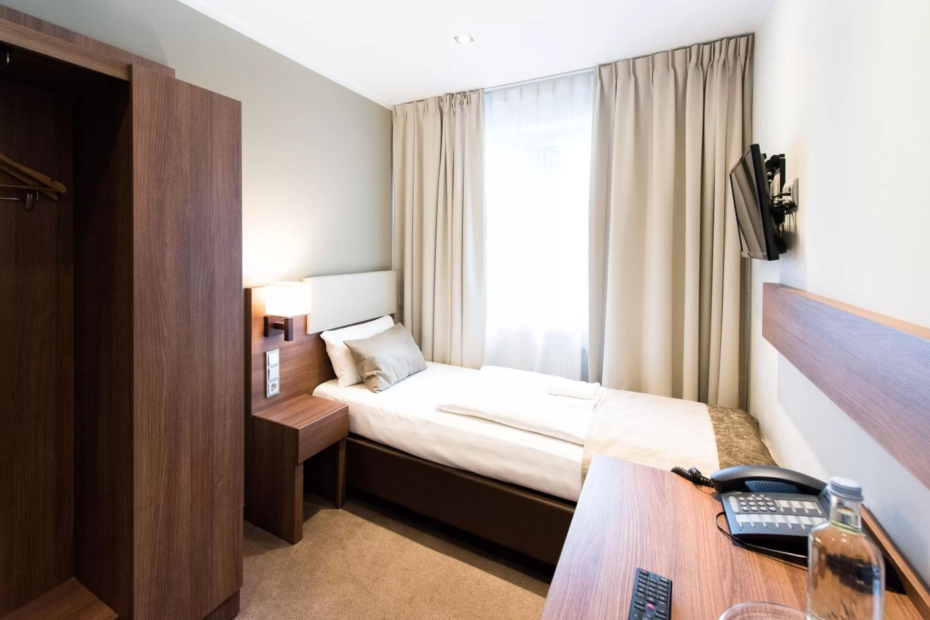 Bedroom, Bed in Arena am Zoo