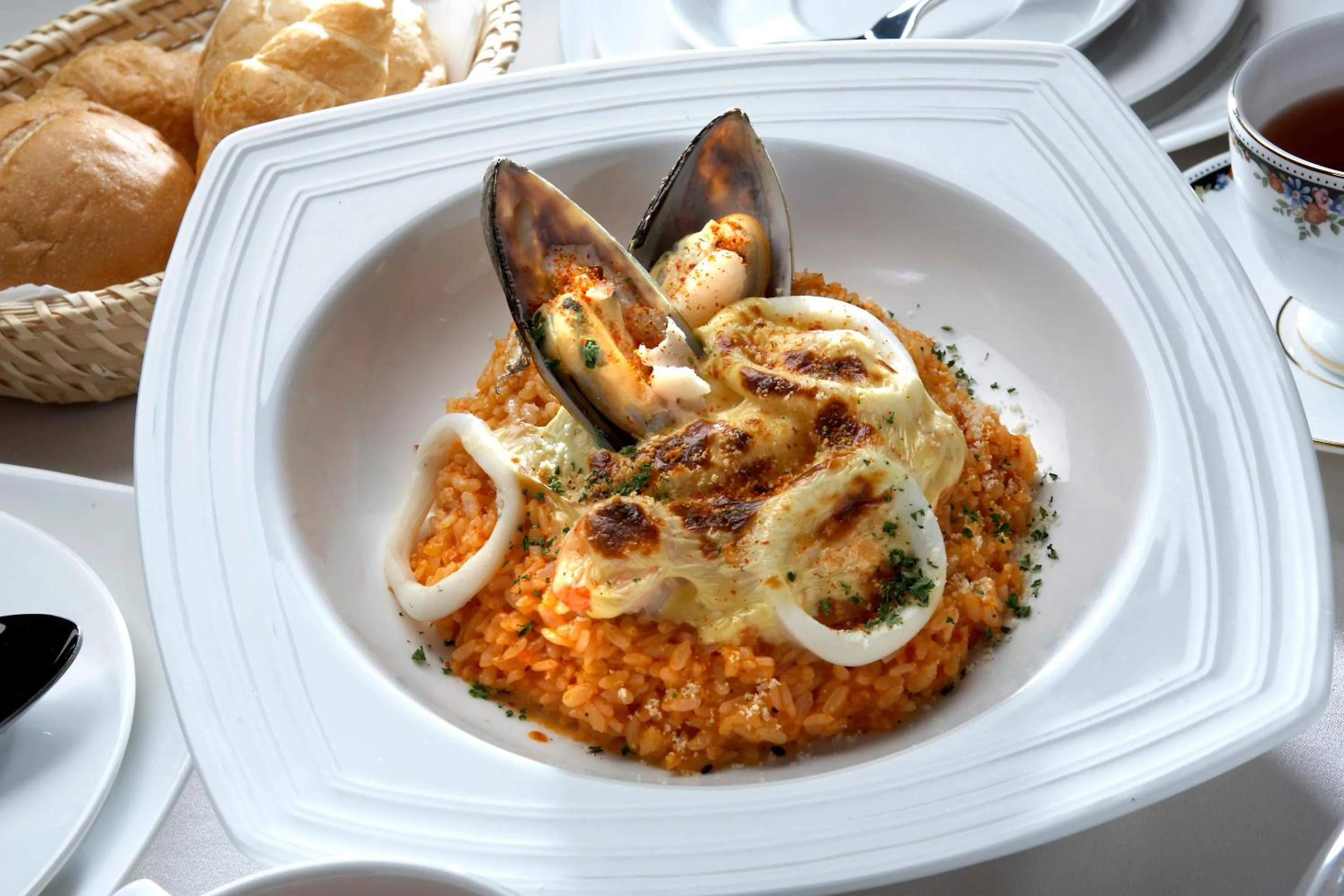 Restaurant/places to eat in Yes Motel