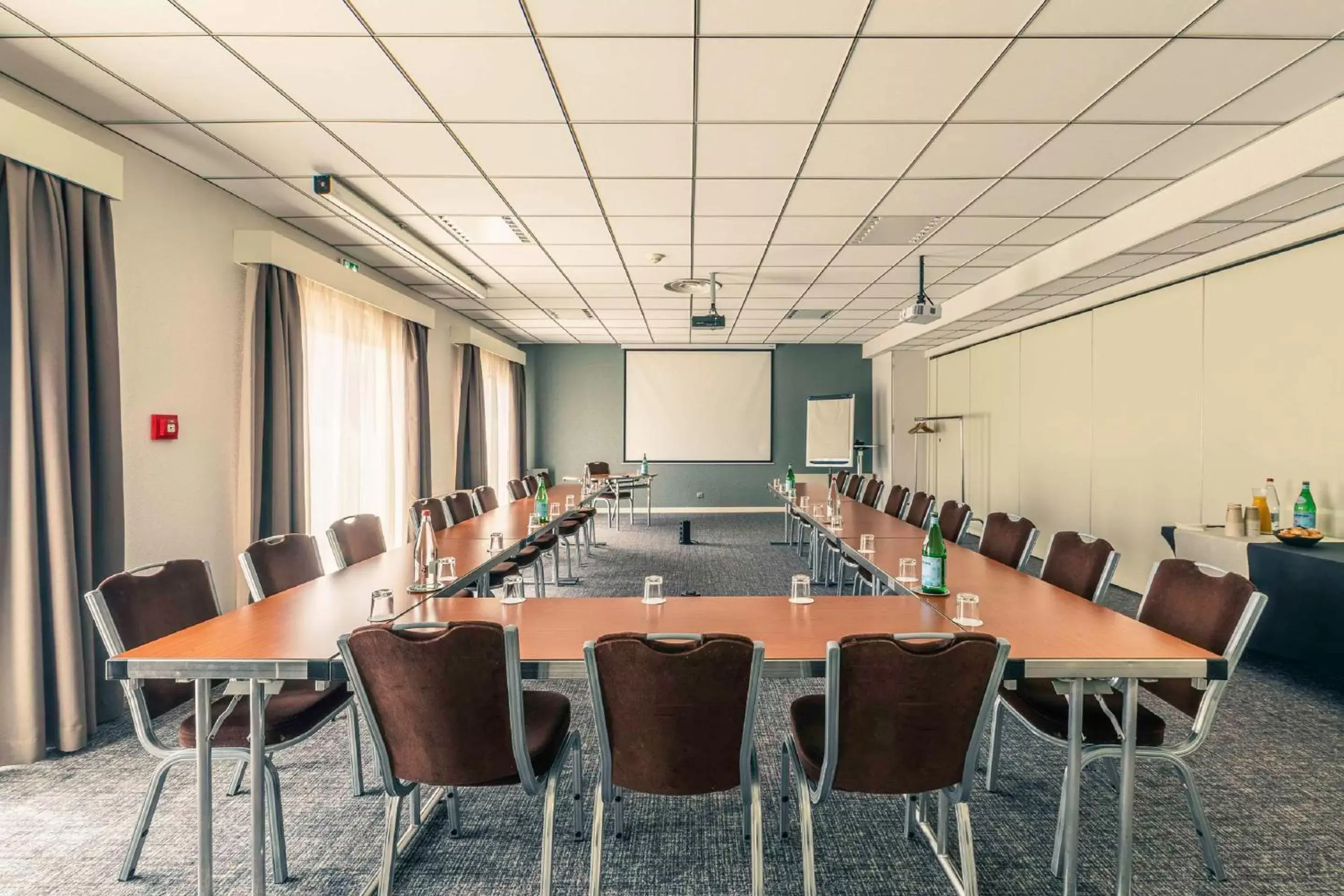 Meeting/conference room in Best Western Marseille Aeroport