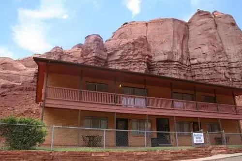 Property Building in Goulding's Lodge