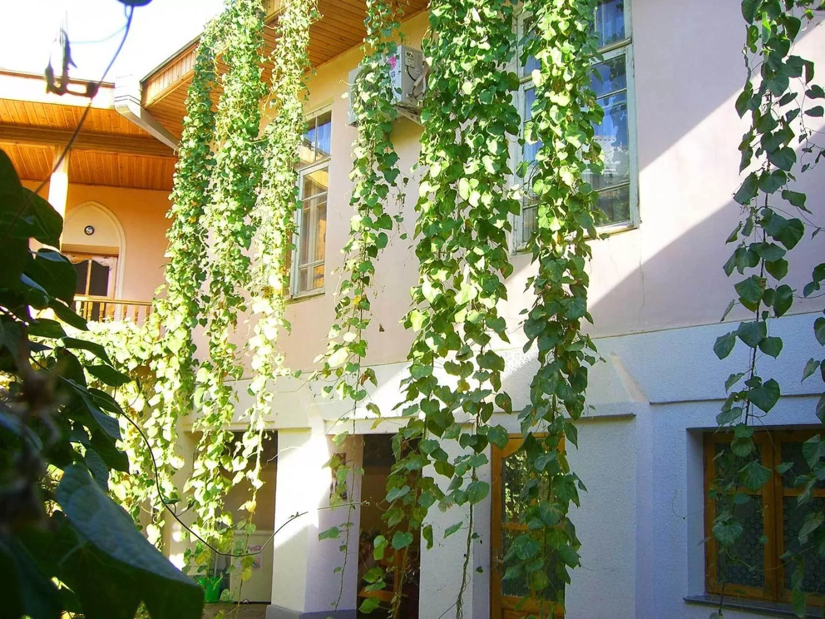 Facade/entrance in Jahongir