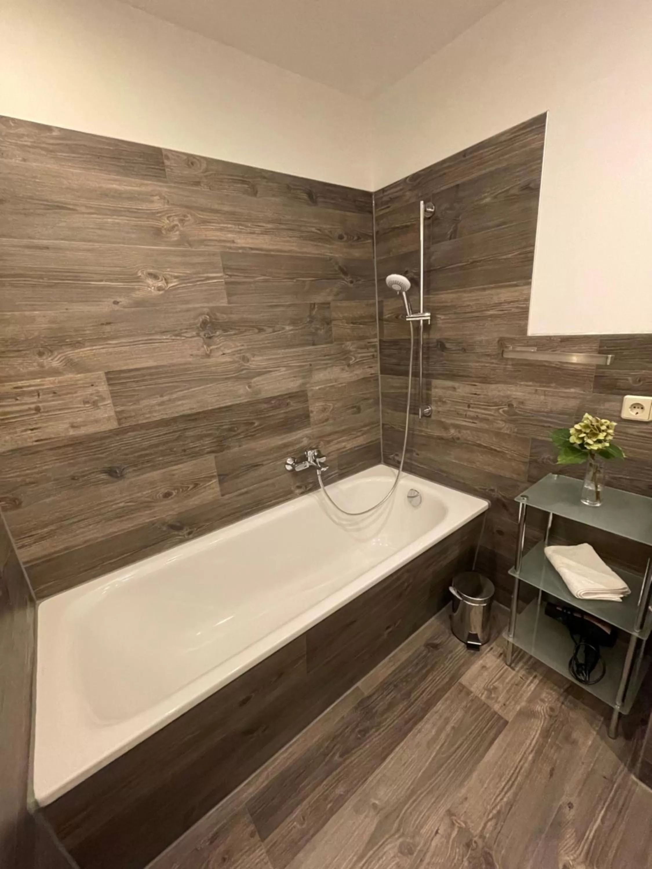 Bathroom in "Zur Altstadt - Am Fuße der Osterburg" Gaststätte, Pension, FEWO