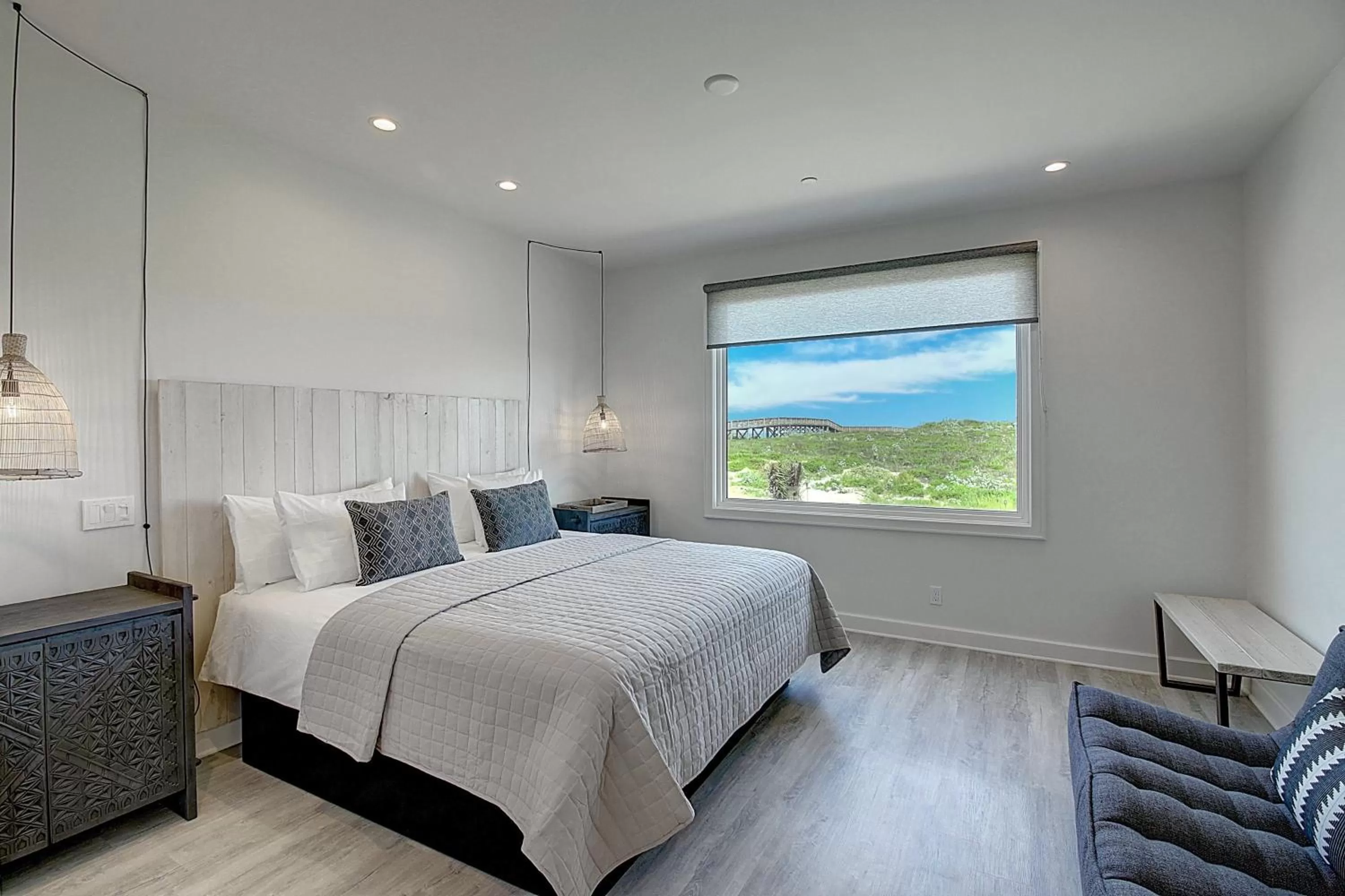 Bedroom, Bed in Lively Beach