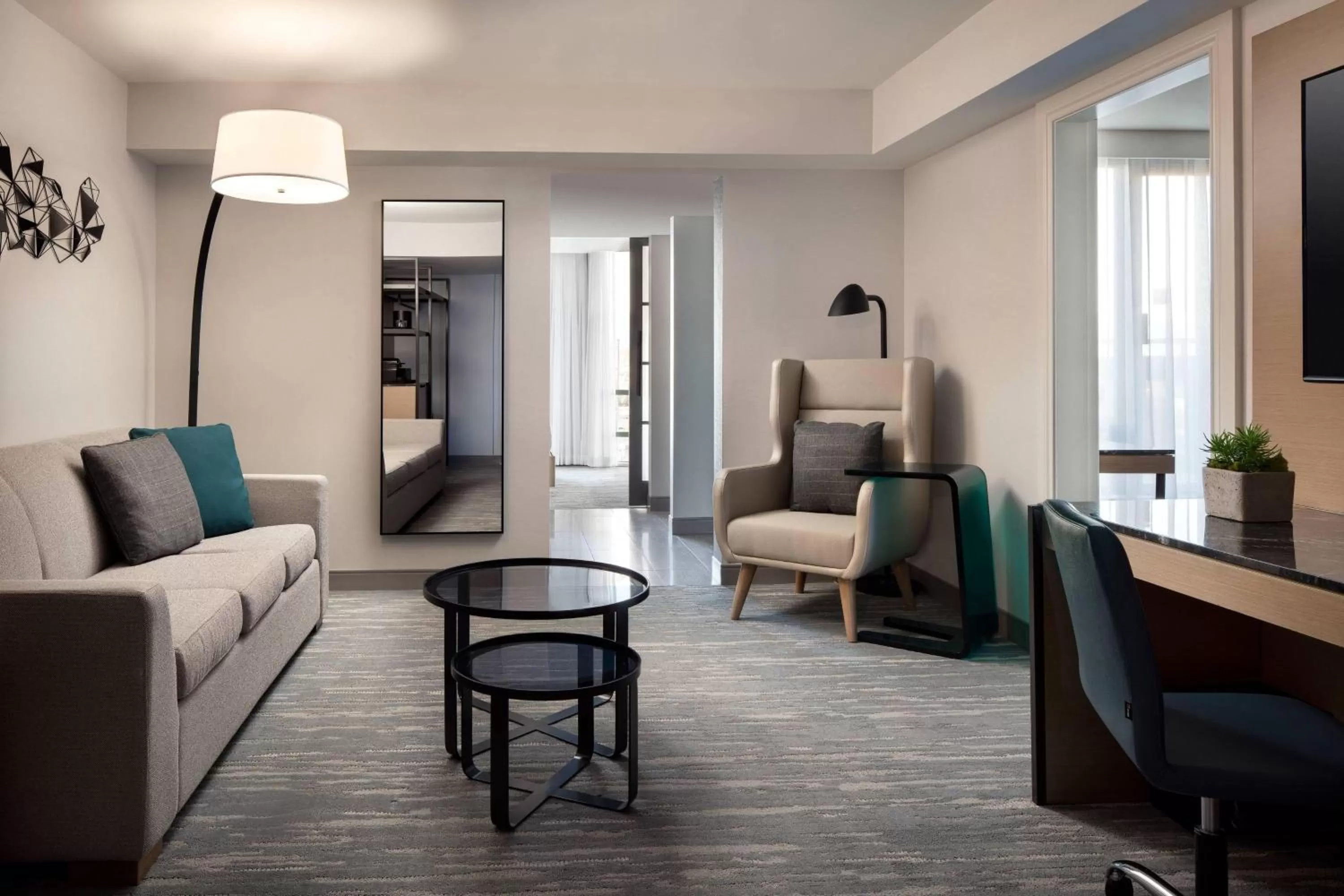 Living room in Vancouver Airport Marriott Hotel