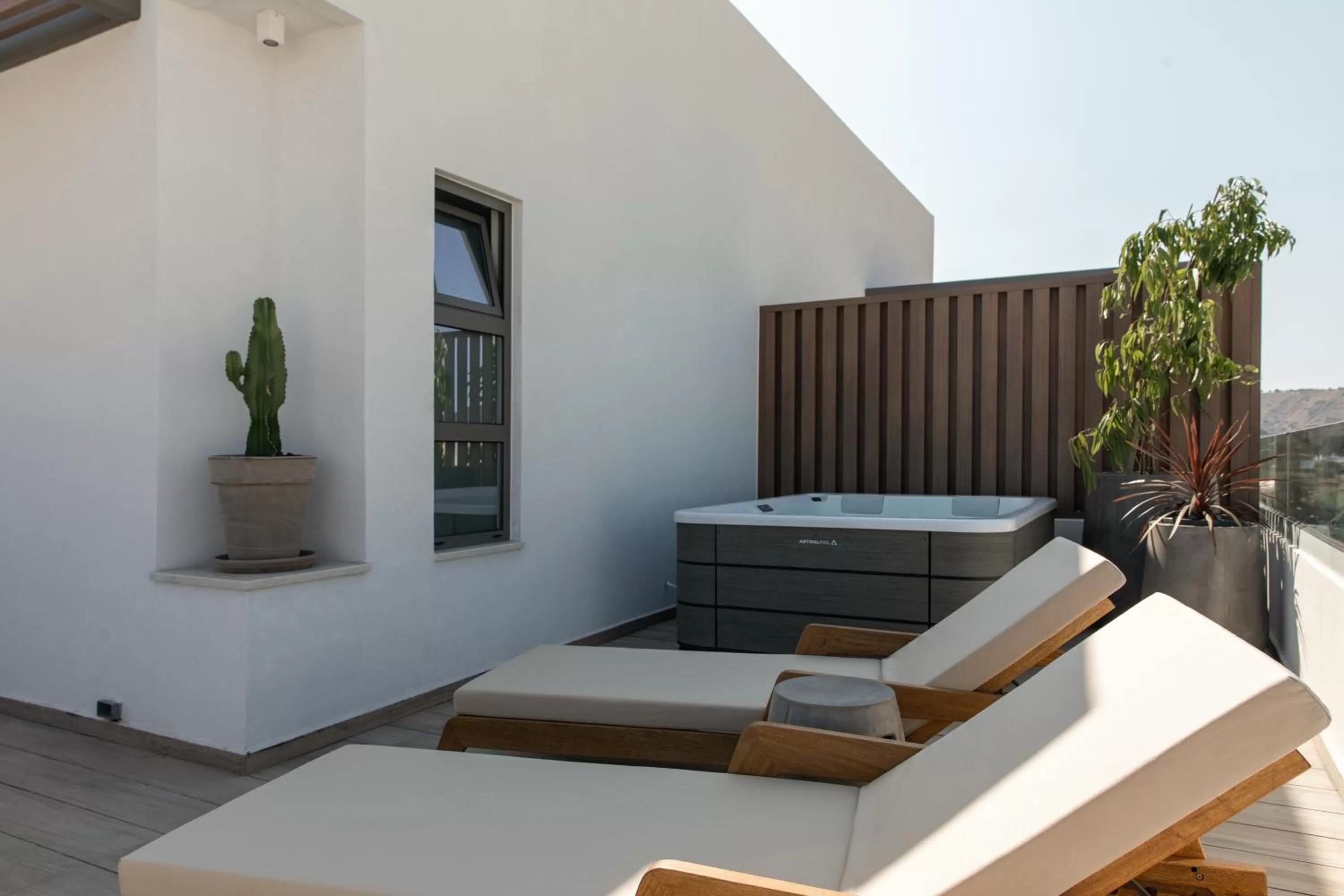 Hot Tub in Agrelli Hotel & Suites