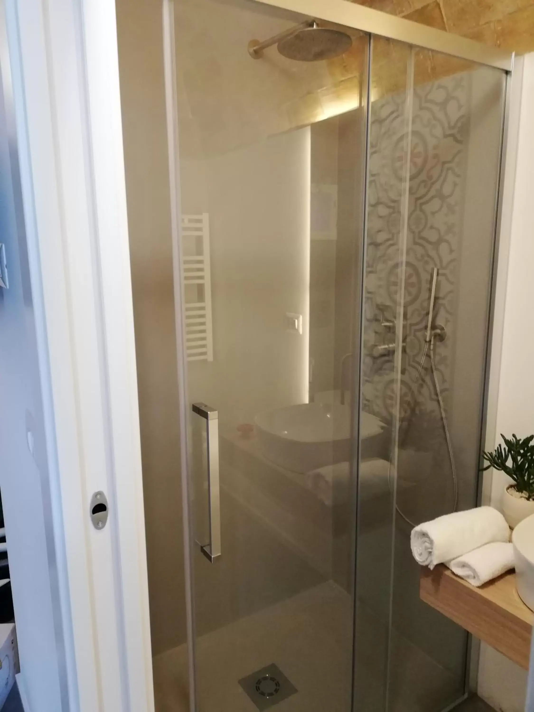 Shower, Bathroom in B&B Santa Chiara