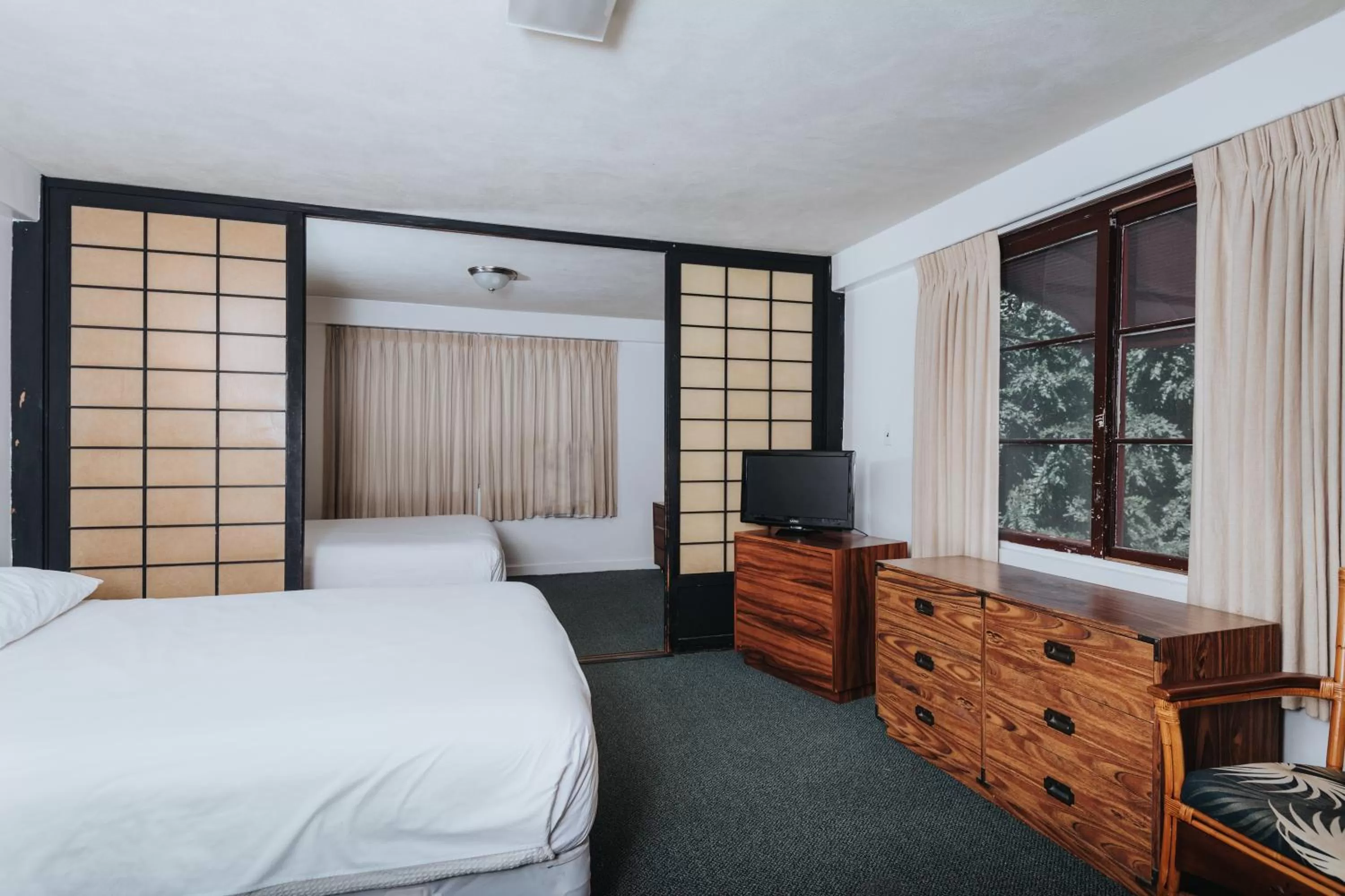 Bed in Royal Grove Waikiki