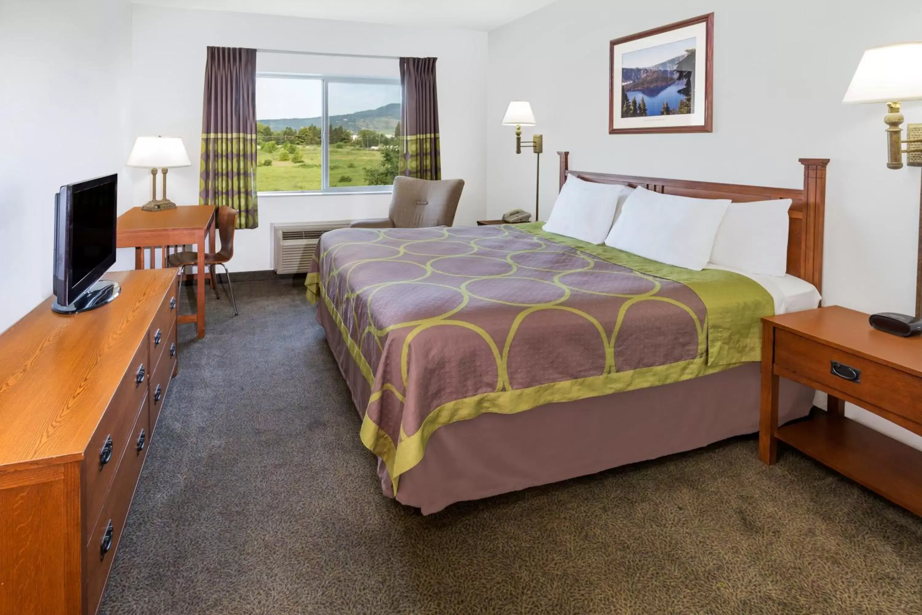 Bed in Super 8 by Wyndham Central Pt Medford