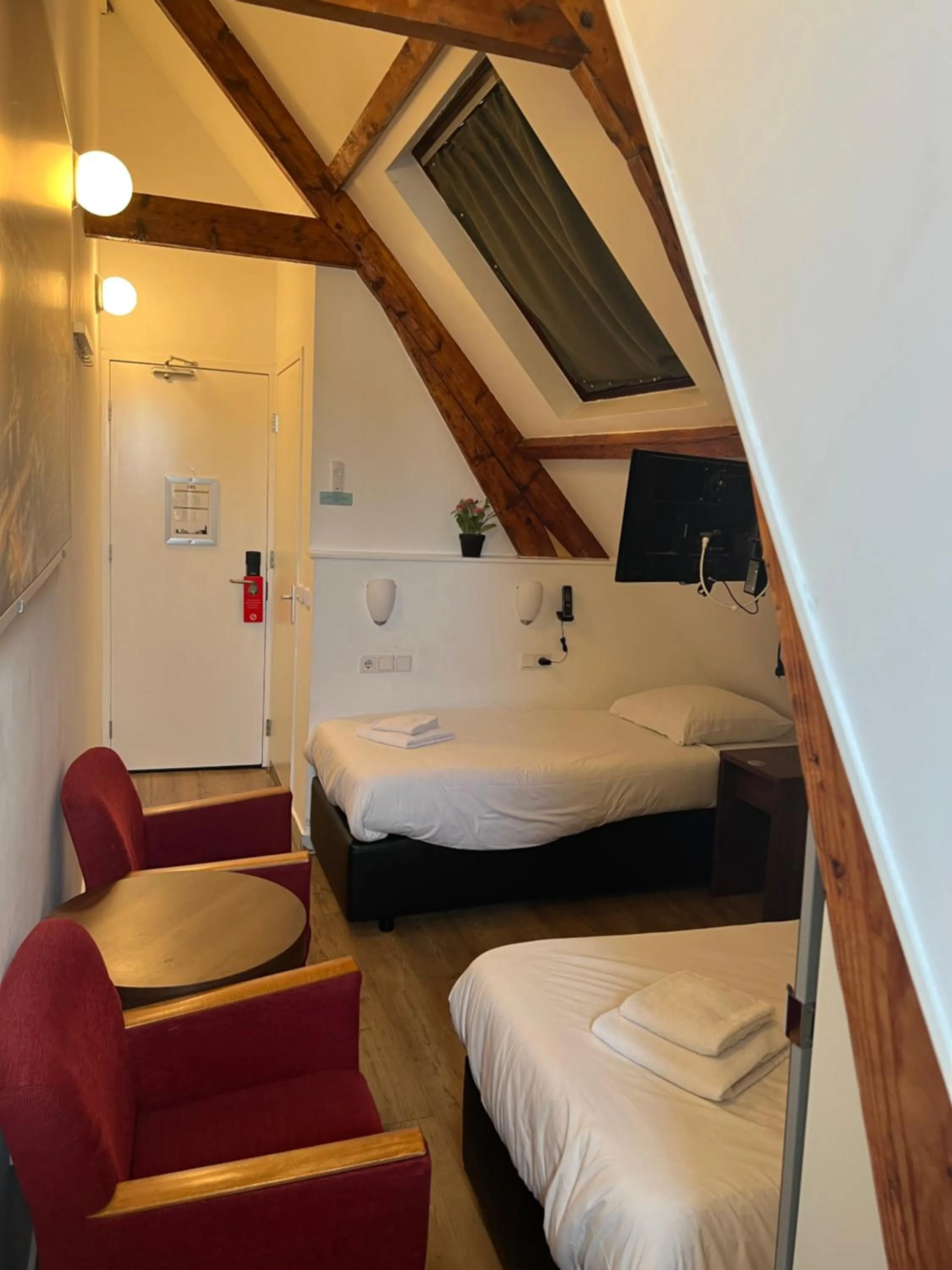 Bed in MAX Hotel Amsterdam