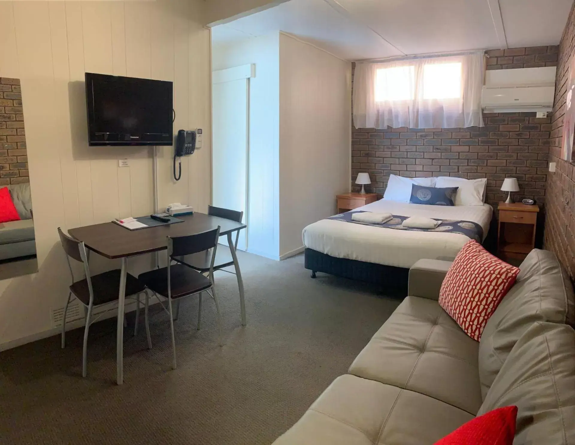 Photo of the whole room, Bed in Bendigo McIvor Motor Inn