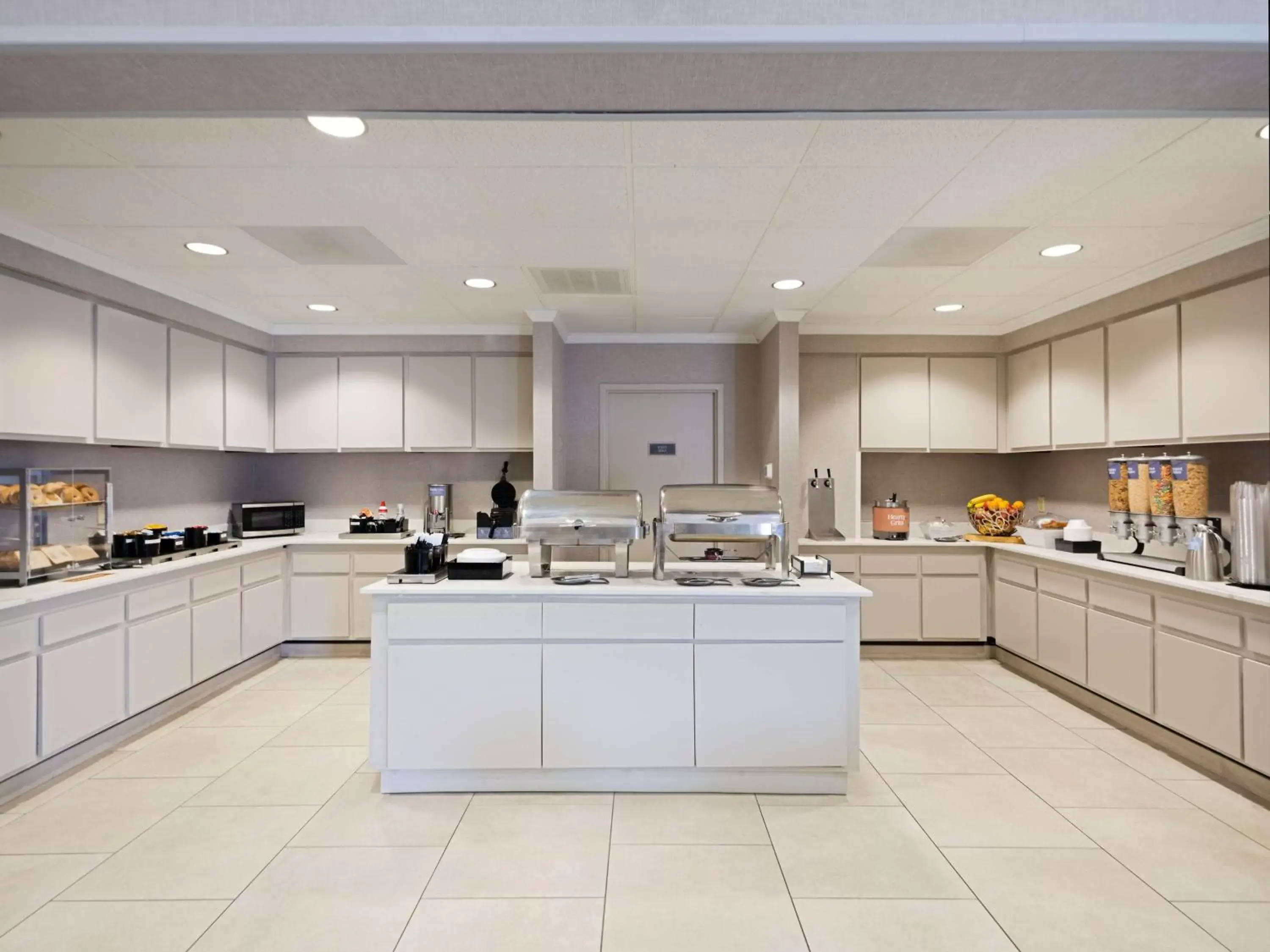 Breakfast, Kitchen/Kitchenette in Homewood Suites by Hilton Columbia, SC