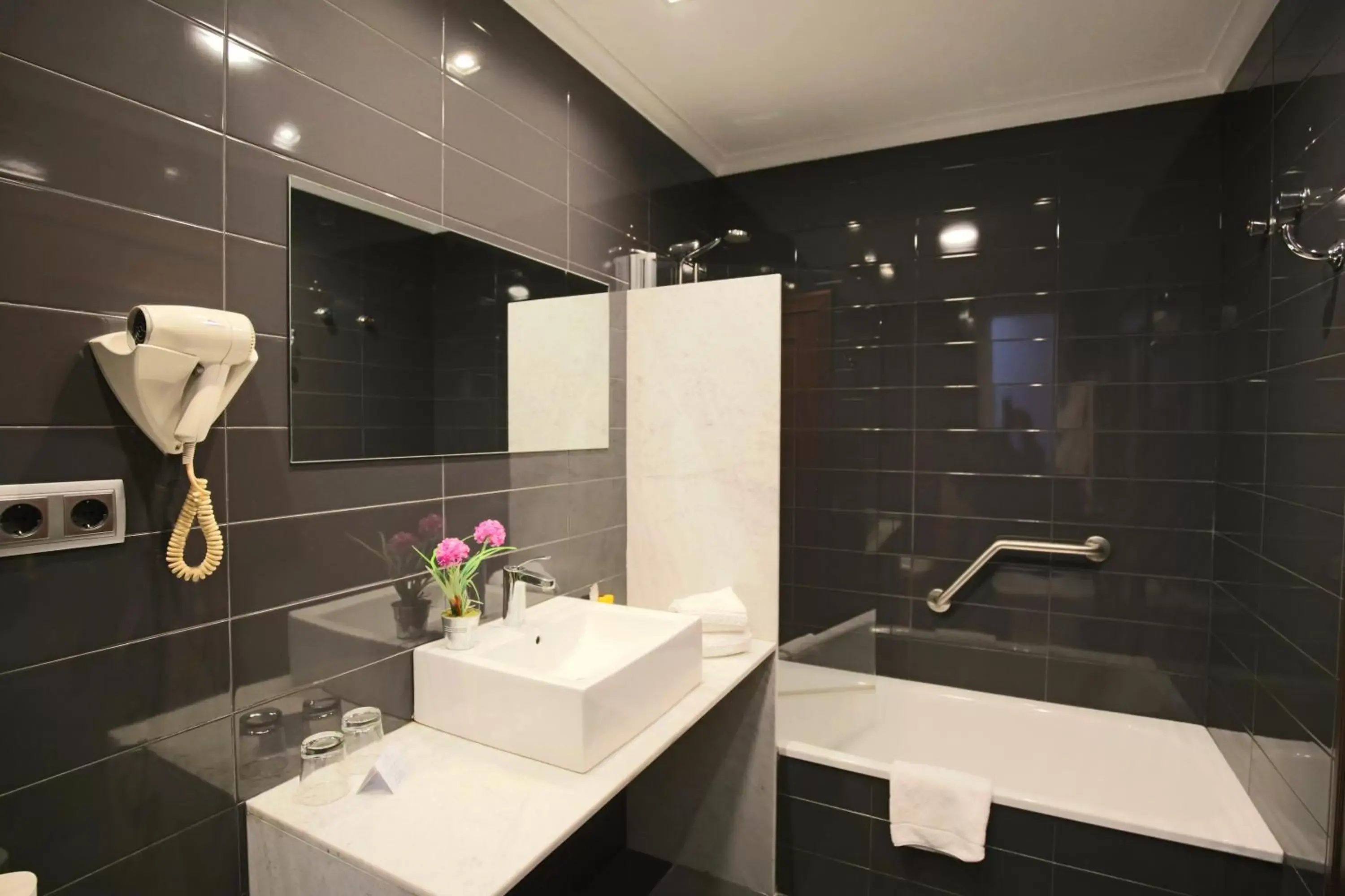 Bathroom in Gran Hotel España