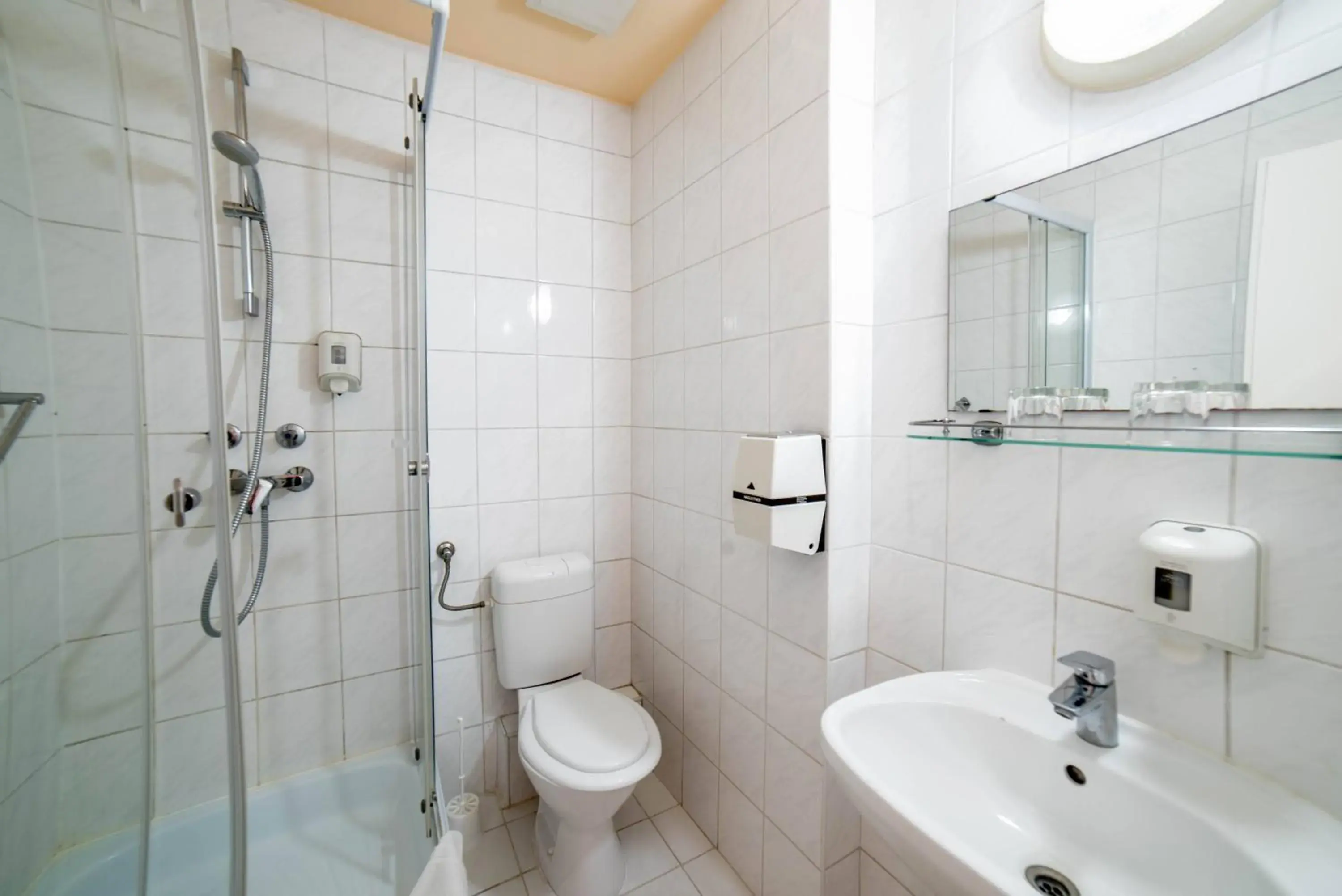 Toilet, Bathroom in Homoky Hotels Bestline Hotel