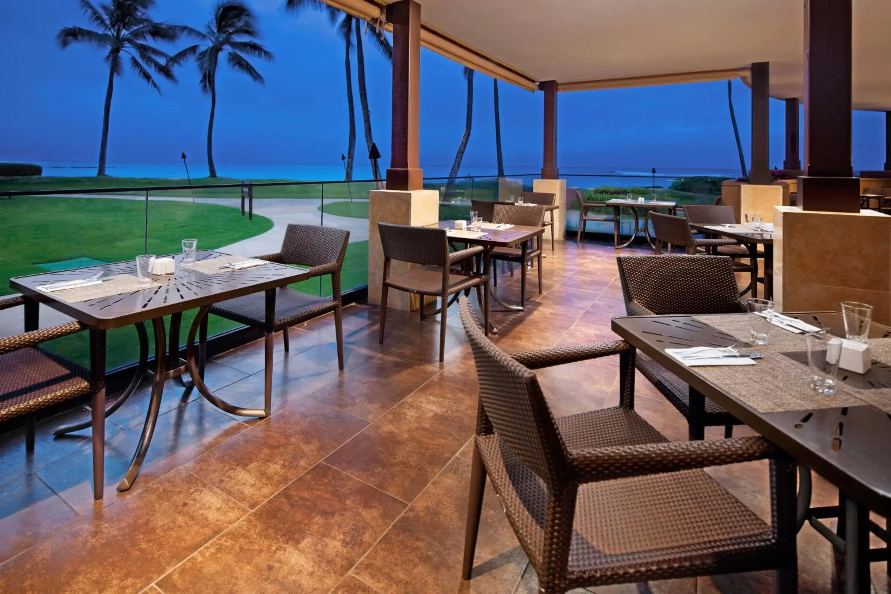 Beach, Restaurant/Places to Eat in Sheraton Kauai Resort