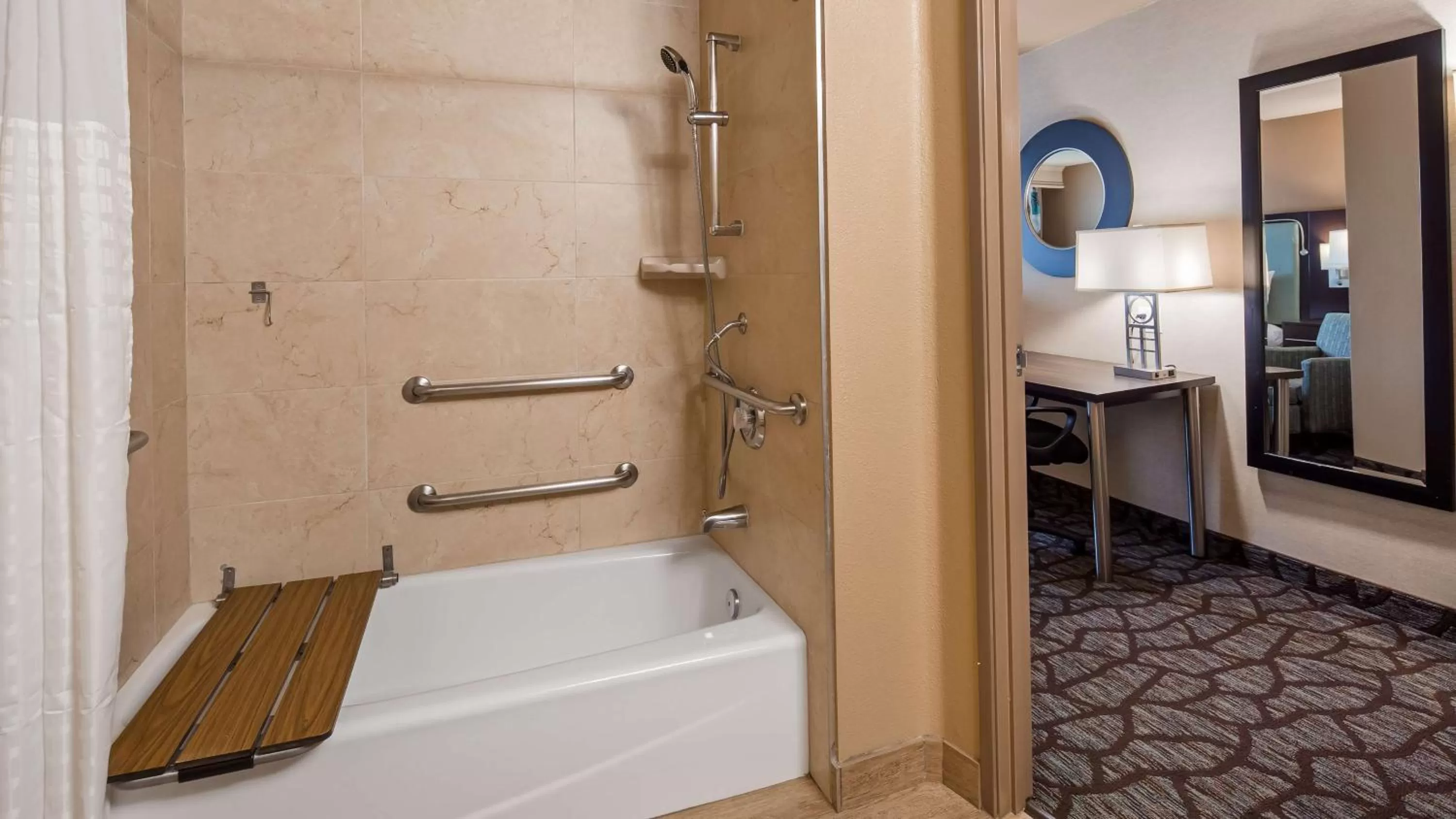 Queen Room with Two Queen Beds and Bathtub - Mobility Accessible/Communication Assistance/Non-Smoking in Best Western Plus Oceanside Palms