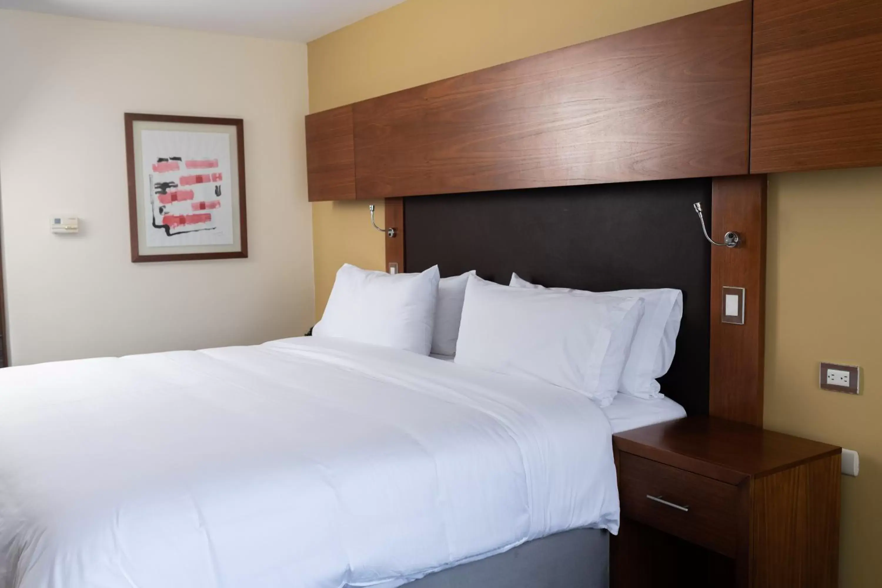 Bed in TRYP by Wyndham Guayaquil