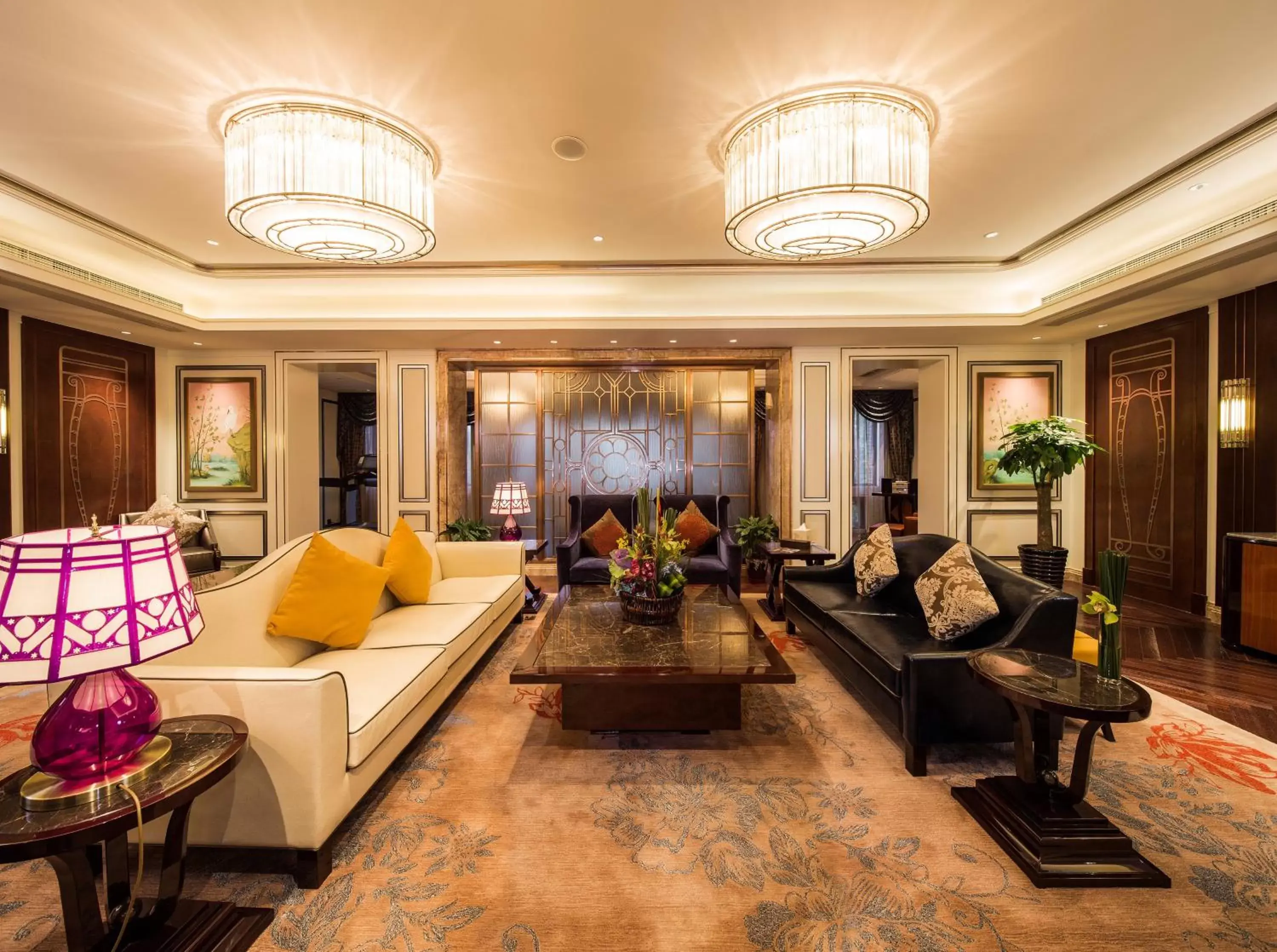 Photo of the whole room, Lobby/Reception in InterContinental Shanghai Ruijin, an IHG Hotel