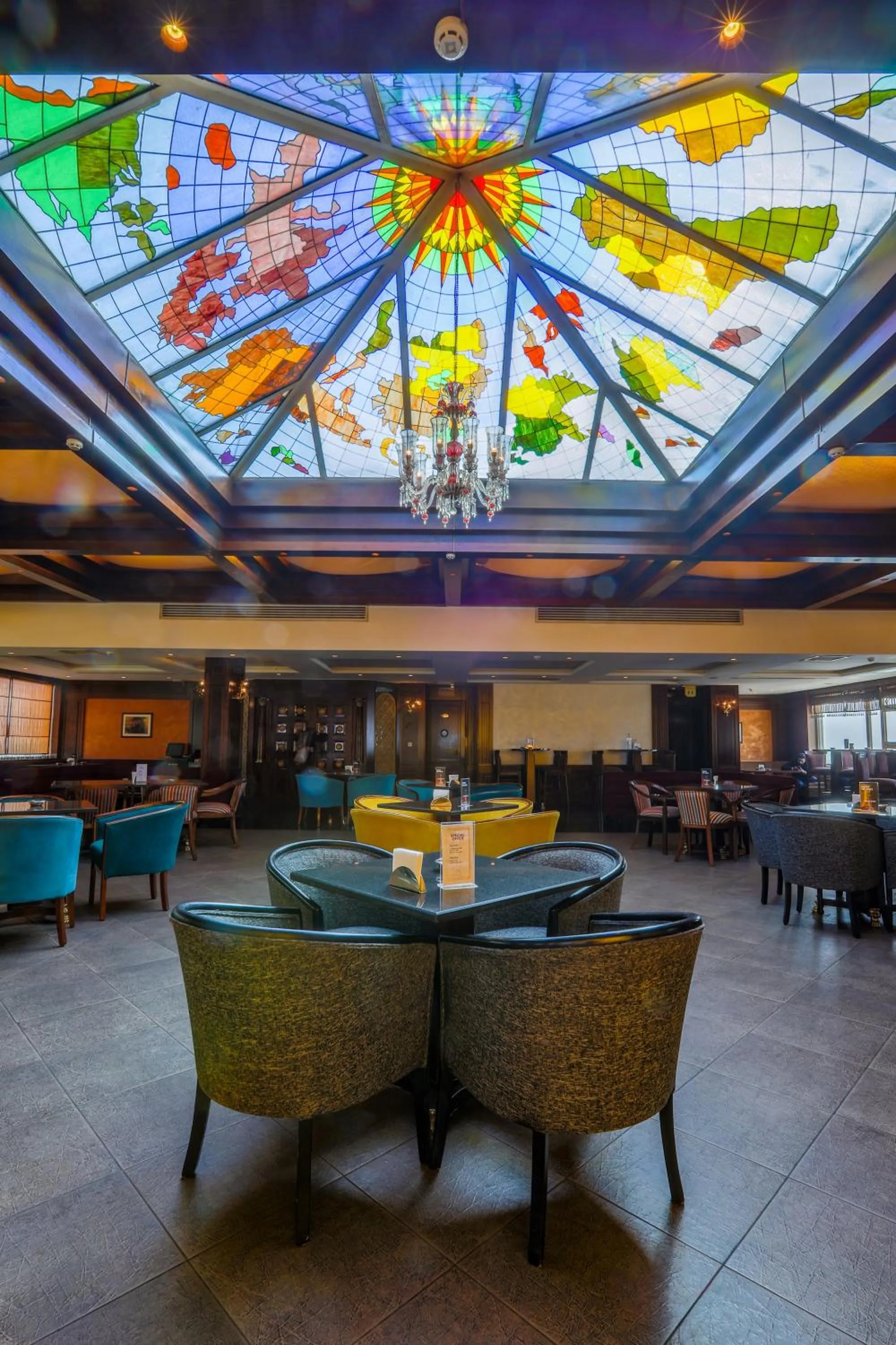 Restaurant/places to eat in Bristol Hotel