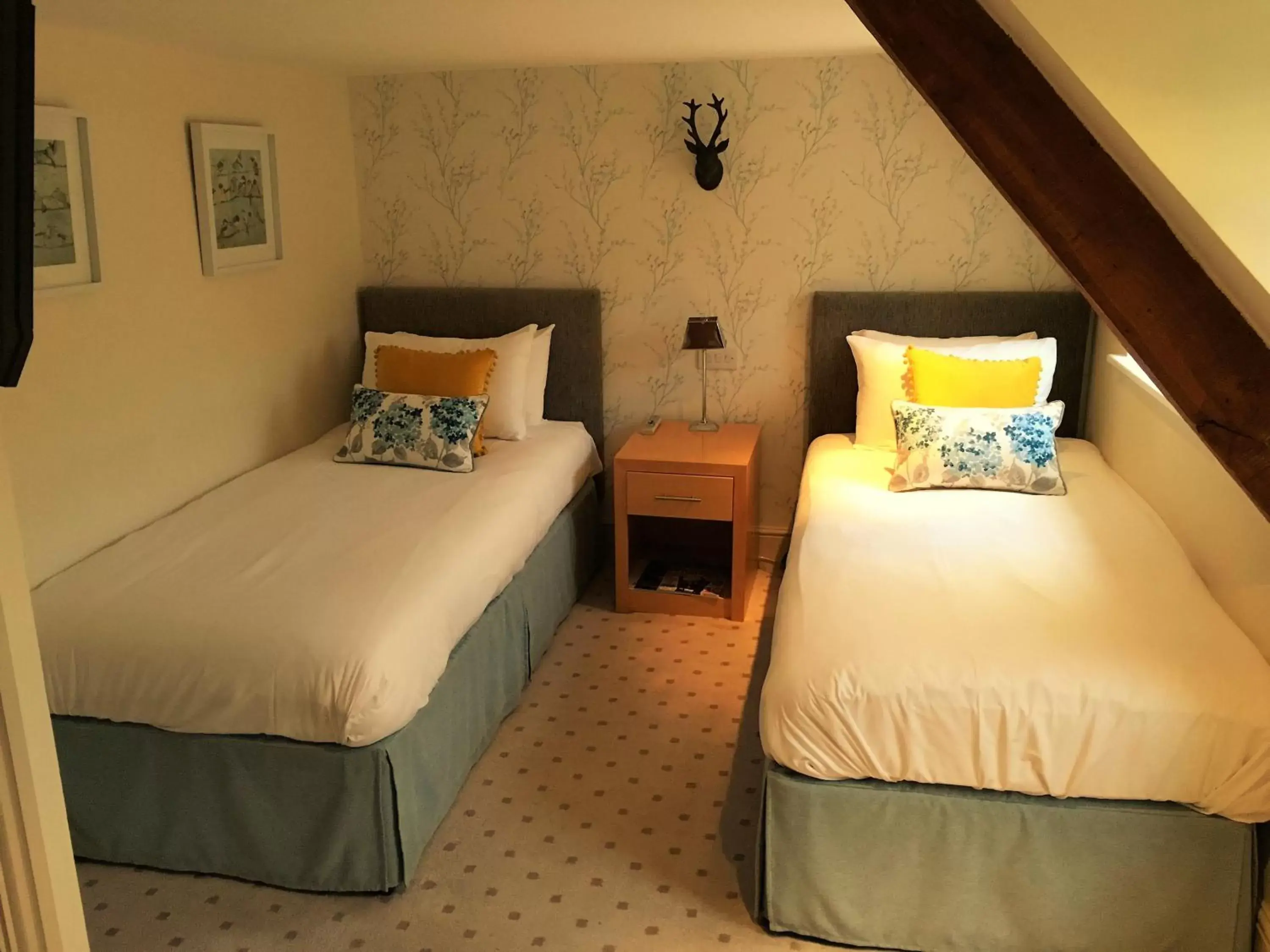 Photo of the whole room, Bed in The Highworth Hotel