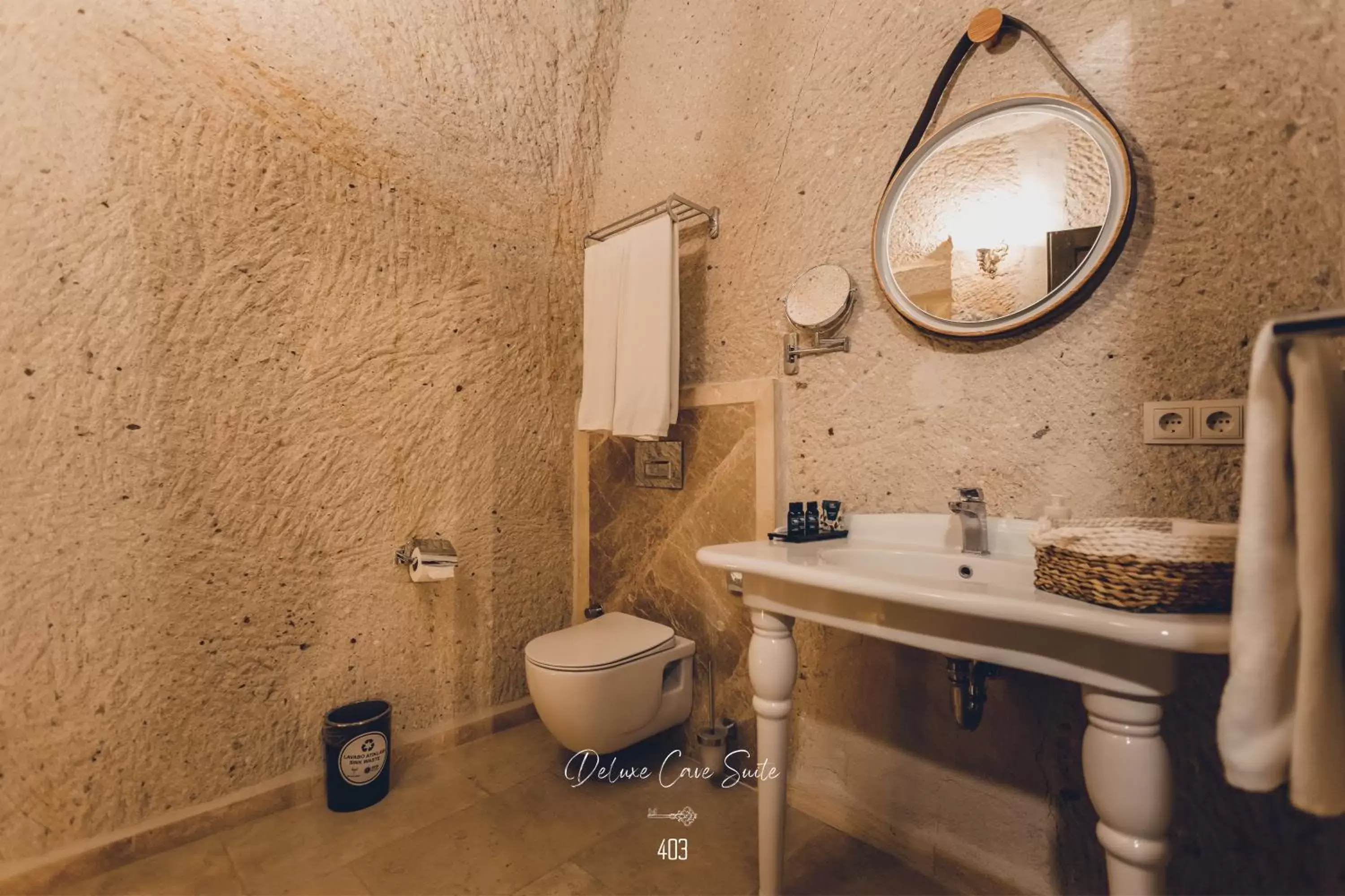 Toilet, Bathroom in Nino Cave Suites