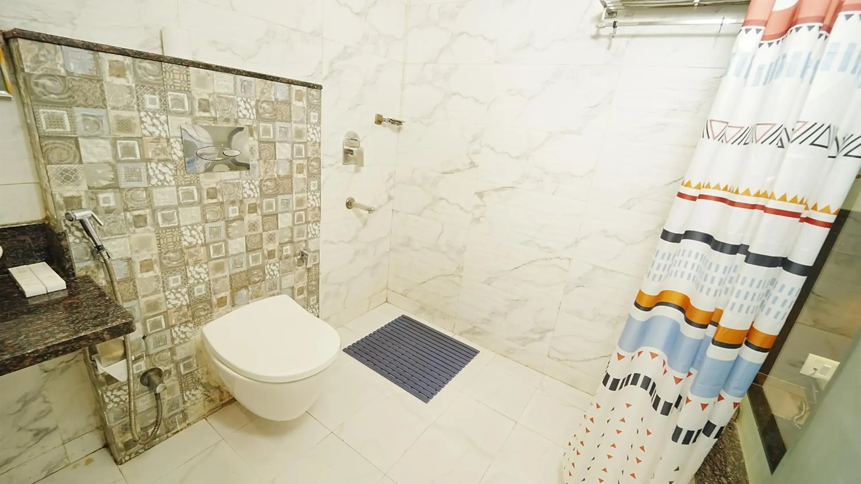 Bathroom in Hotel Atulyaa Taj