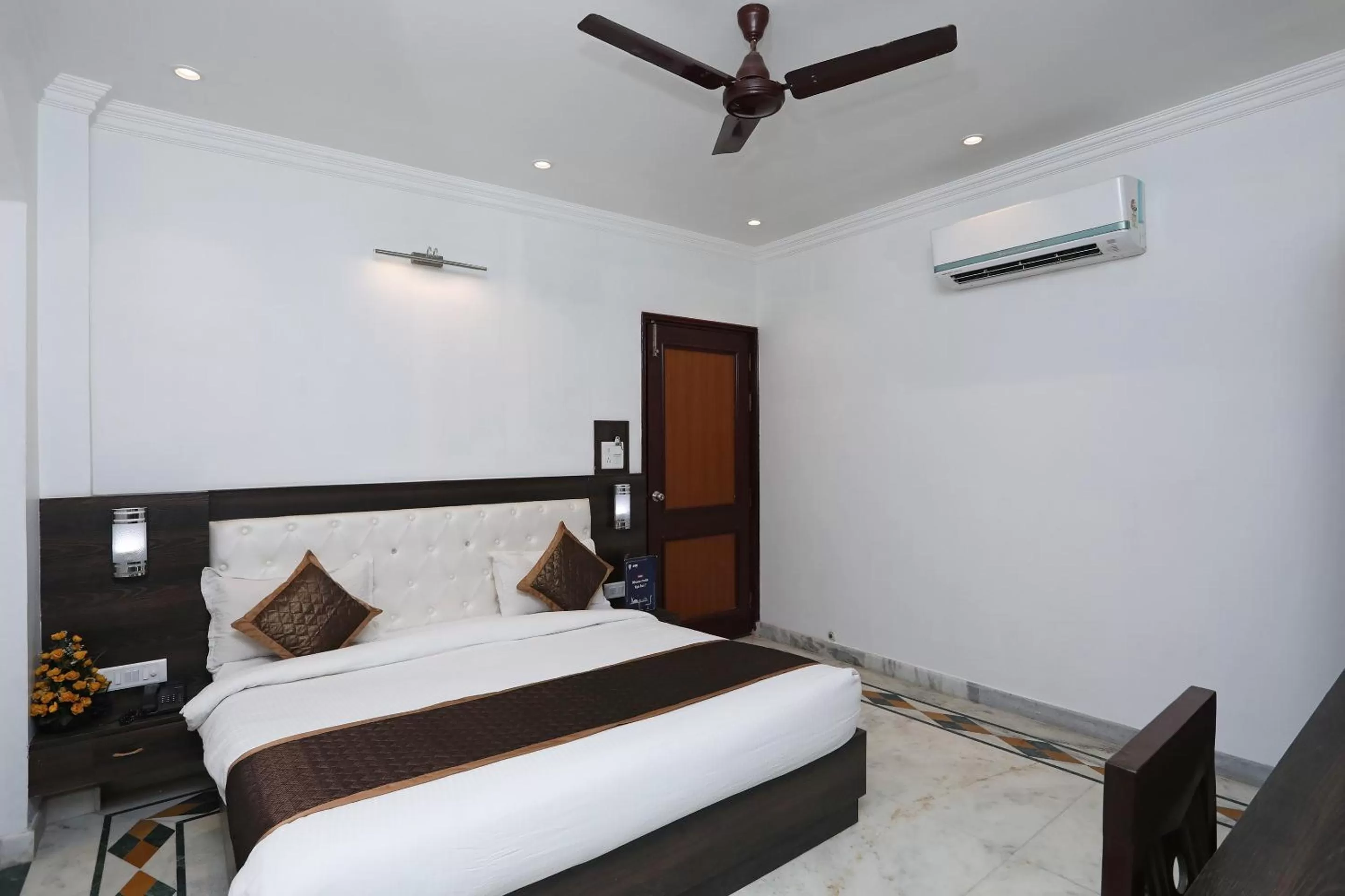 Bedroom, Bed in Hotel Marc Royal