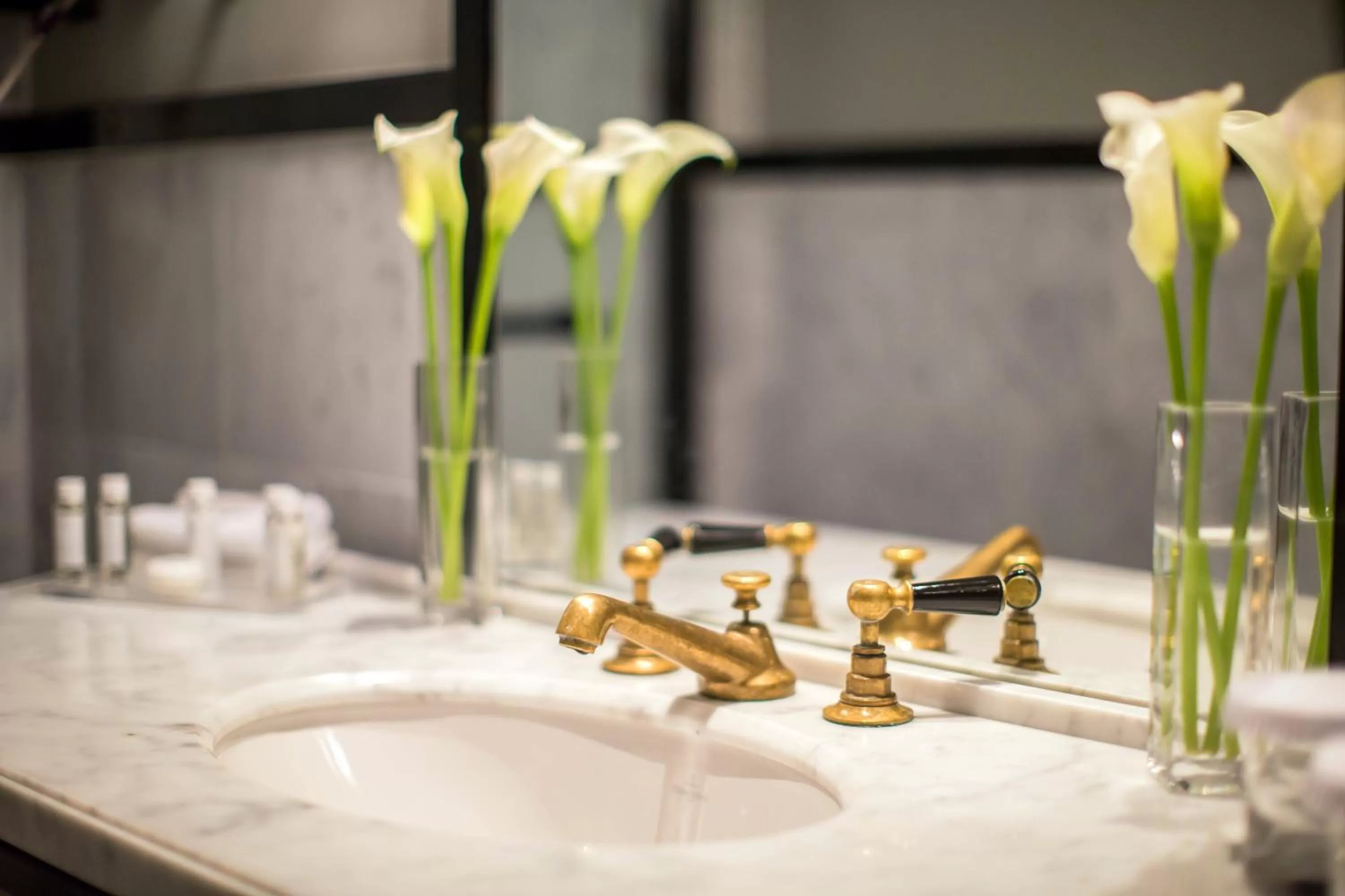 Bathroom in voco Grand Central Glasgow by IHG