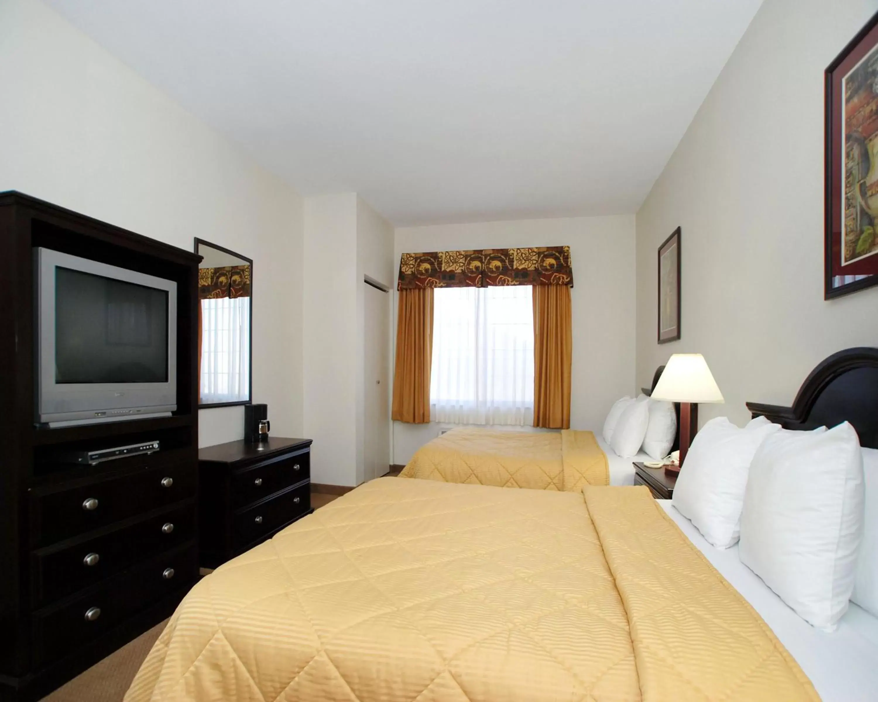 Room with One Queen Bed and One Double Bed - Non-Smoking in Quality Inn & Suites Guymon