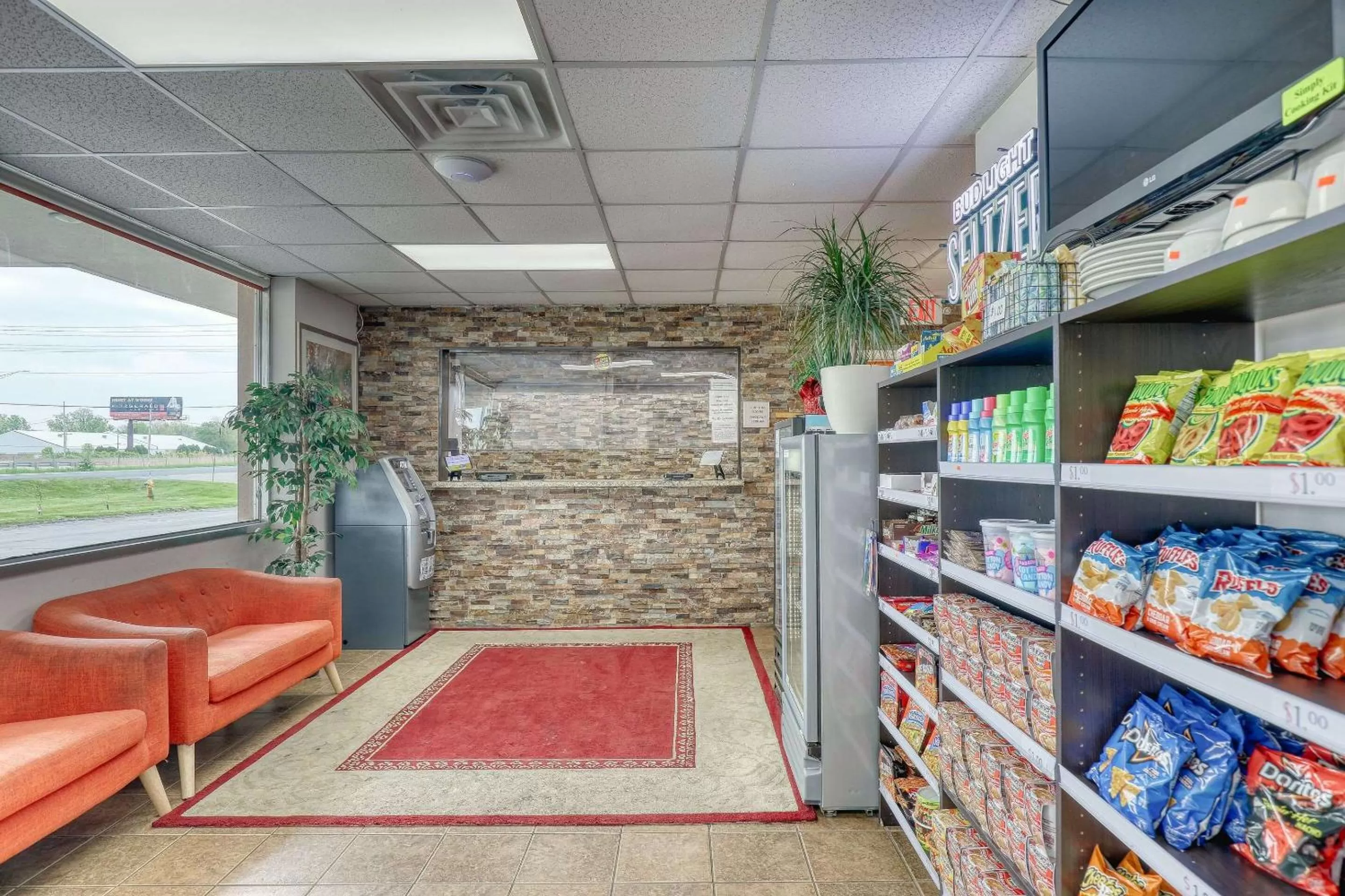 Lobby or reception in Suburban Studios Neenah-Appleton