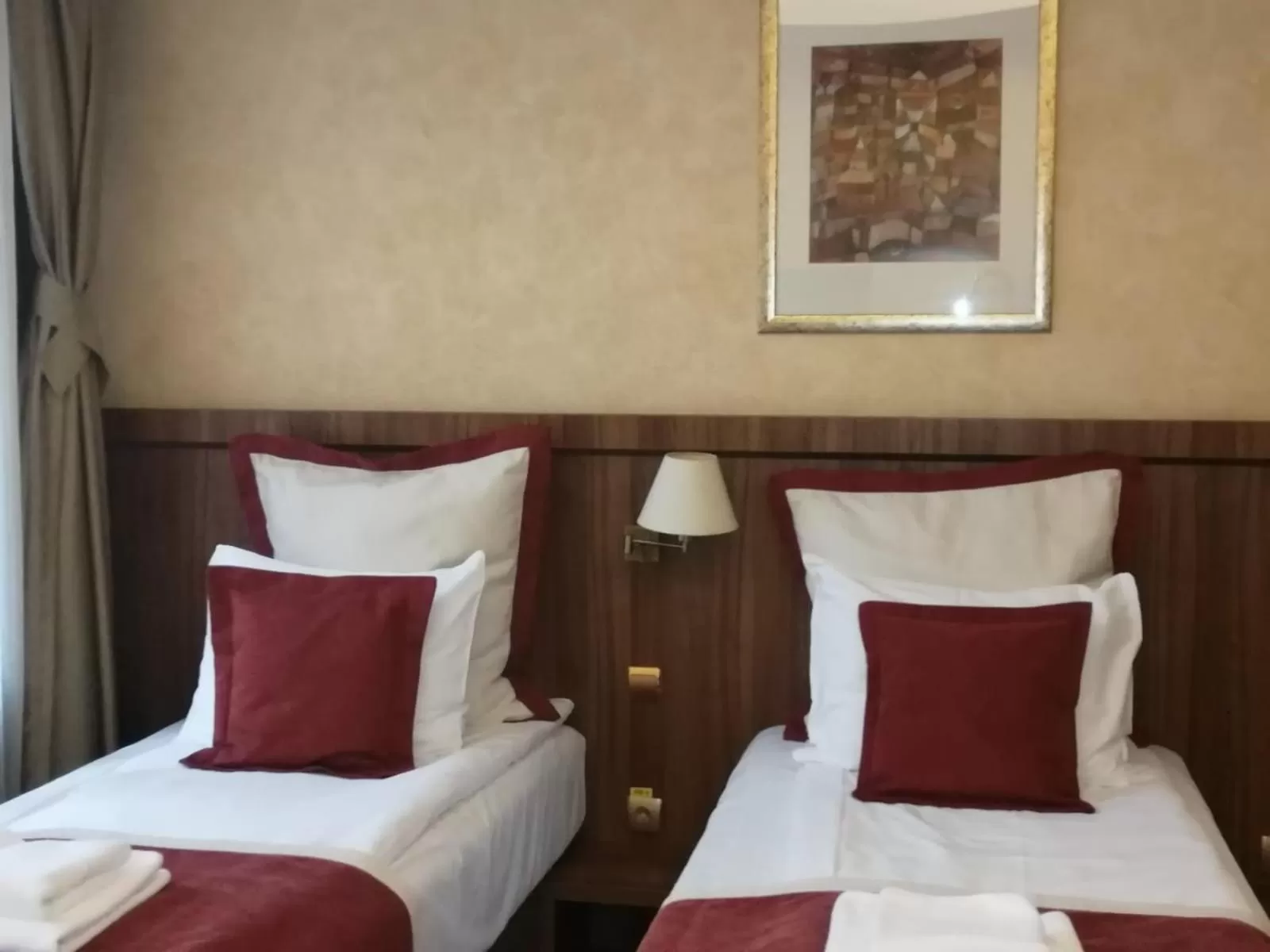 Communal lounge/ TV room, Bed in Hotel Gott