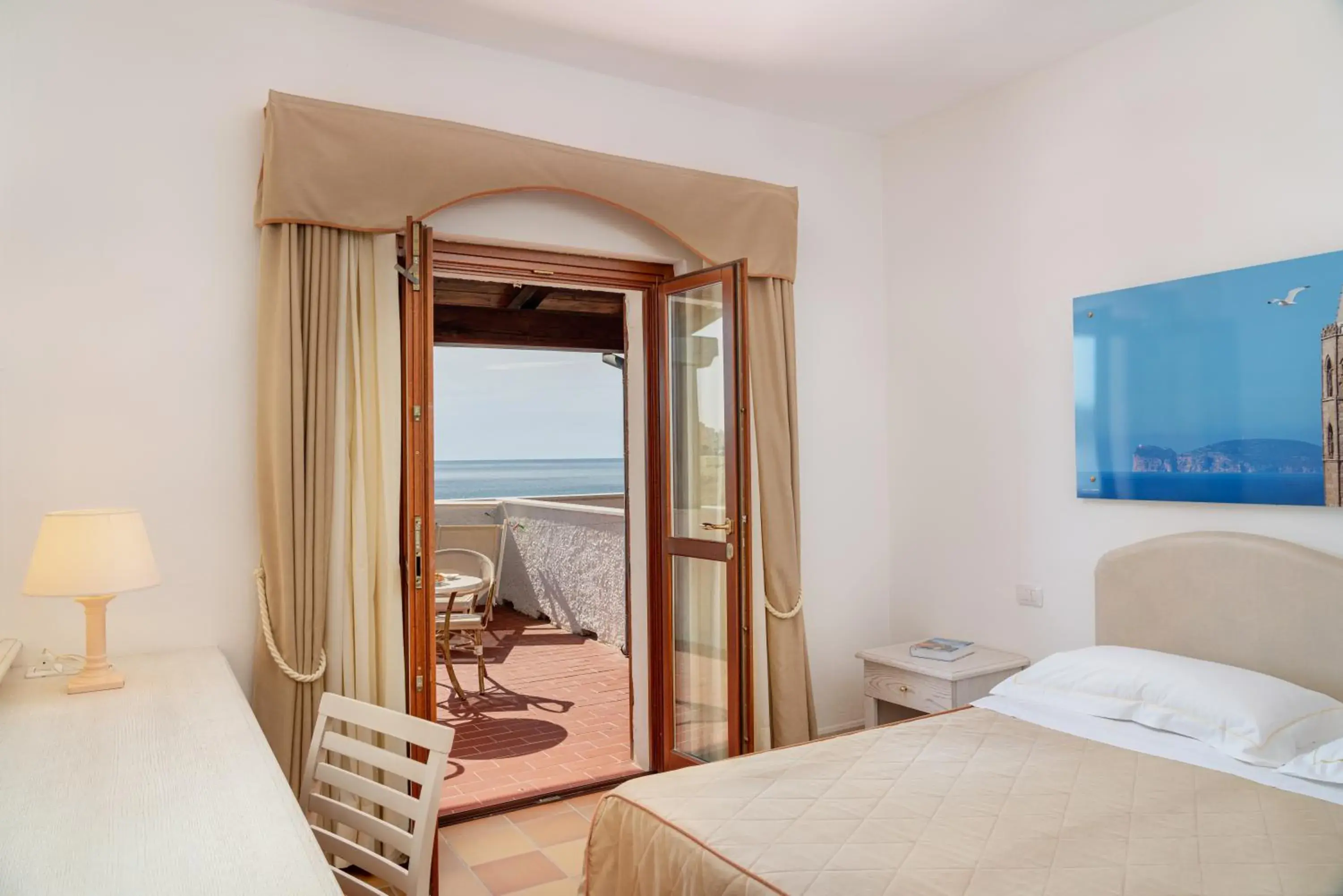 Bedroom, Sea View in Hotel Punta Negra