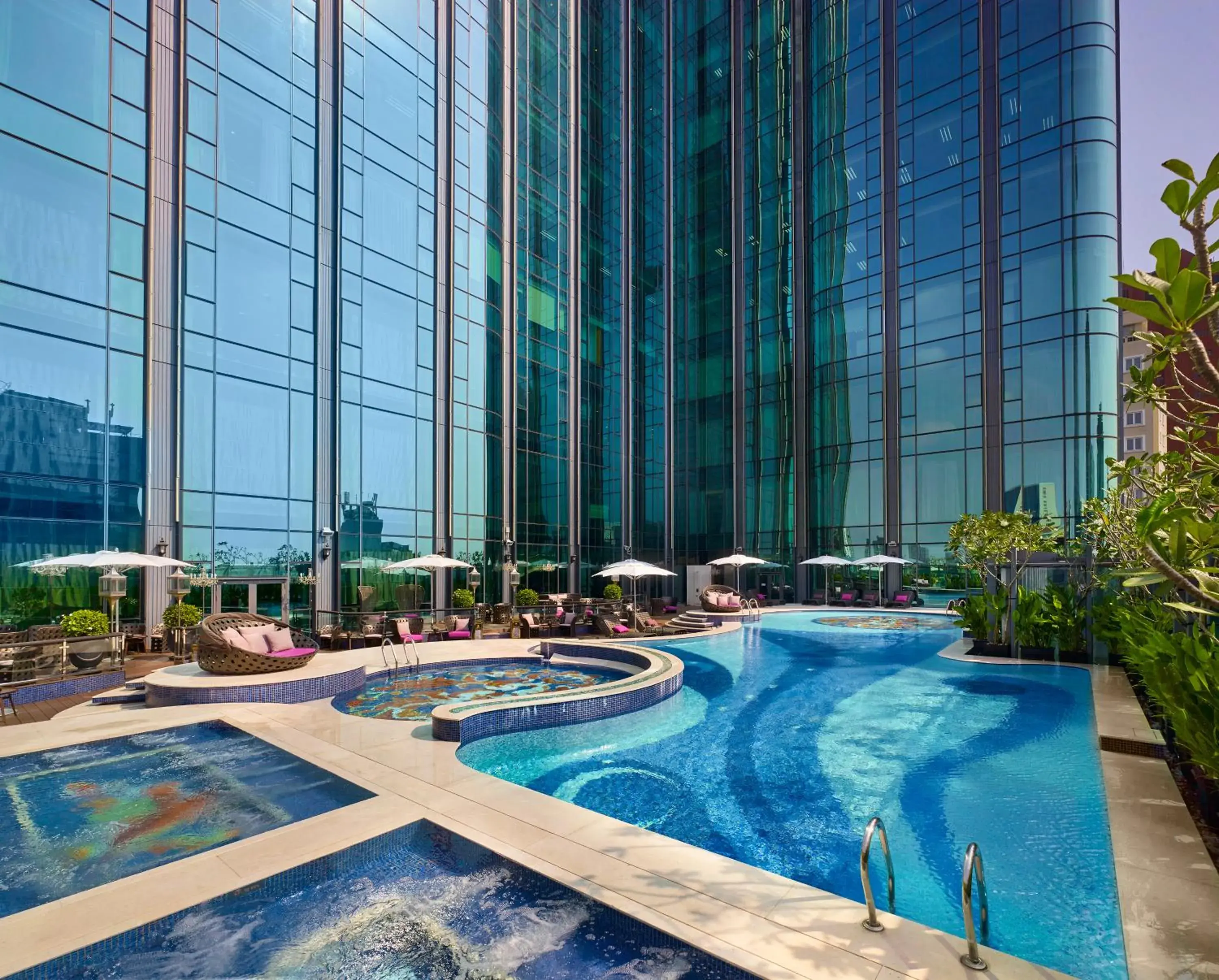 Hot Tub, Swimming Pool in The Reverie Saigon Residential Suites