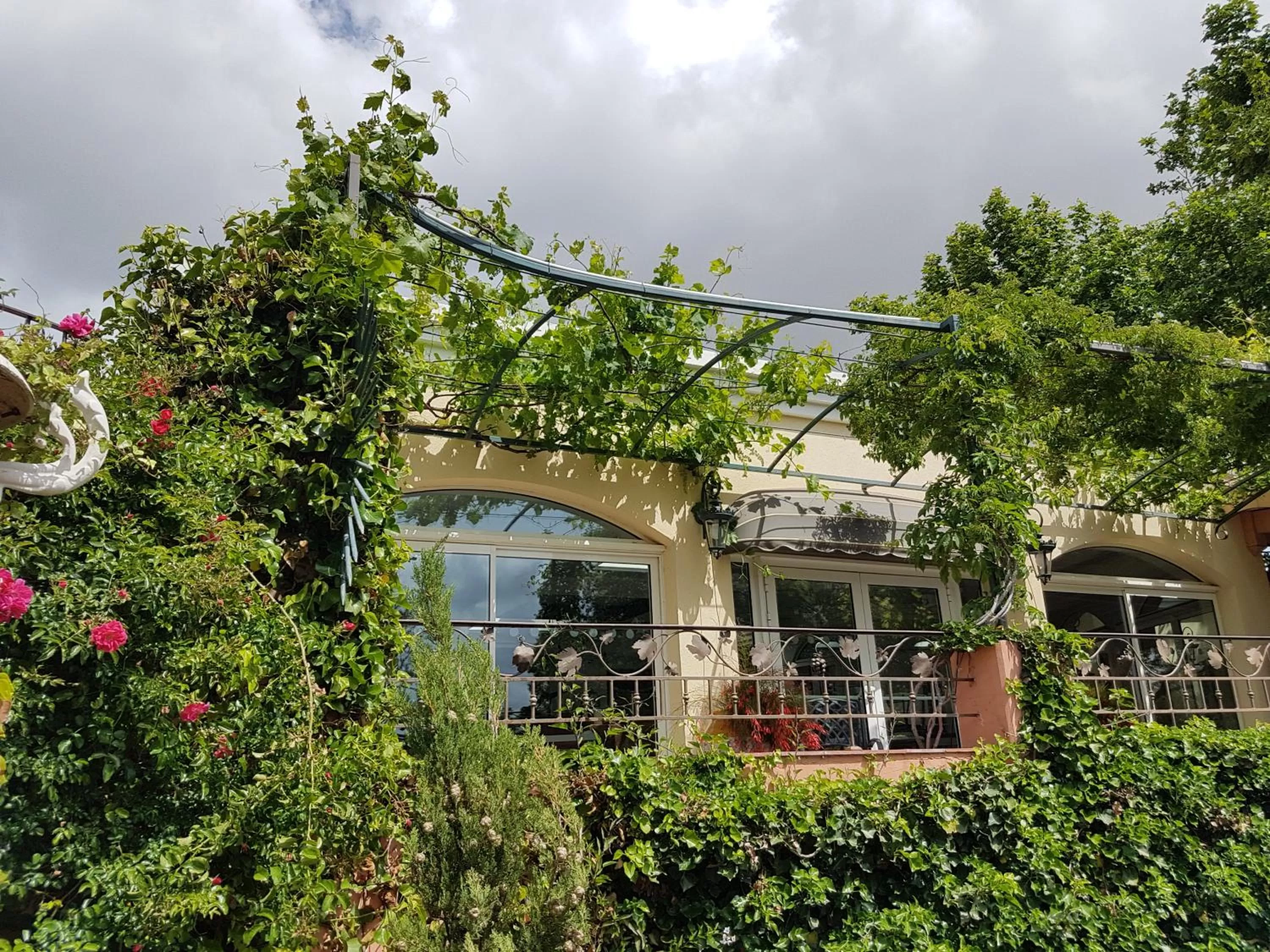 Restaurant/places to eat in Le Mas du Lingousto