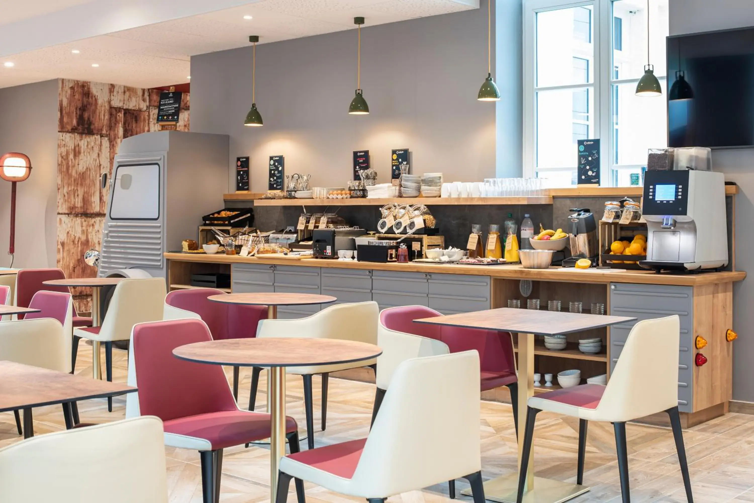 Buffet breakfast, Restaurant/Places to Eat in Aparthotel Adagio Lille Centre Grand Place
